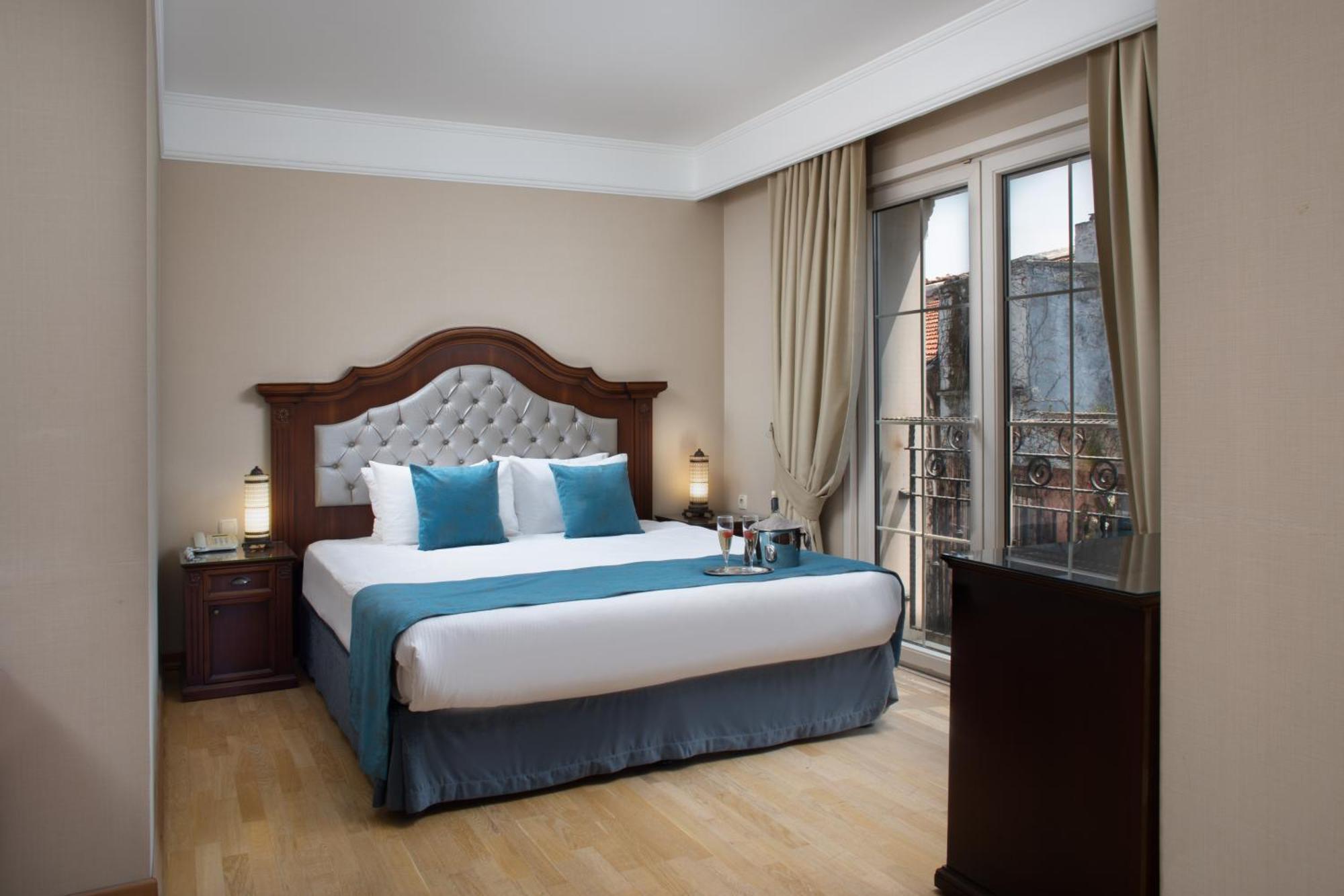 Hotel Recital