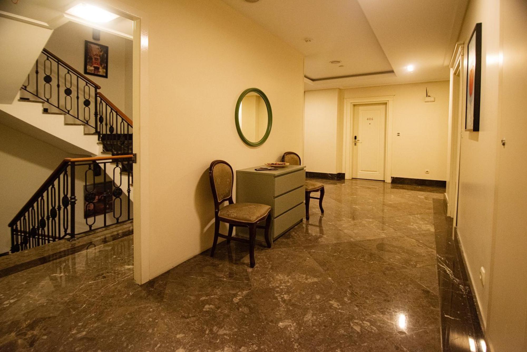 Hotel Recital