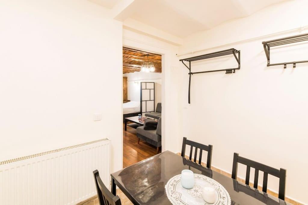 Beautiful 1 Bedroom Apt. W/ac 400 Meters Taksim Square Apartamento