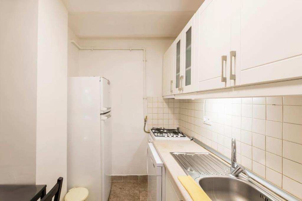 Beautiful 1 Bedroom Apt. W/ac 400 Meters Taksim Square Apartamento