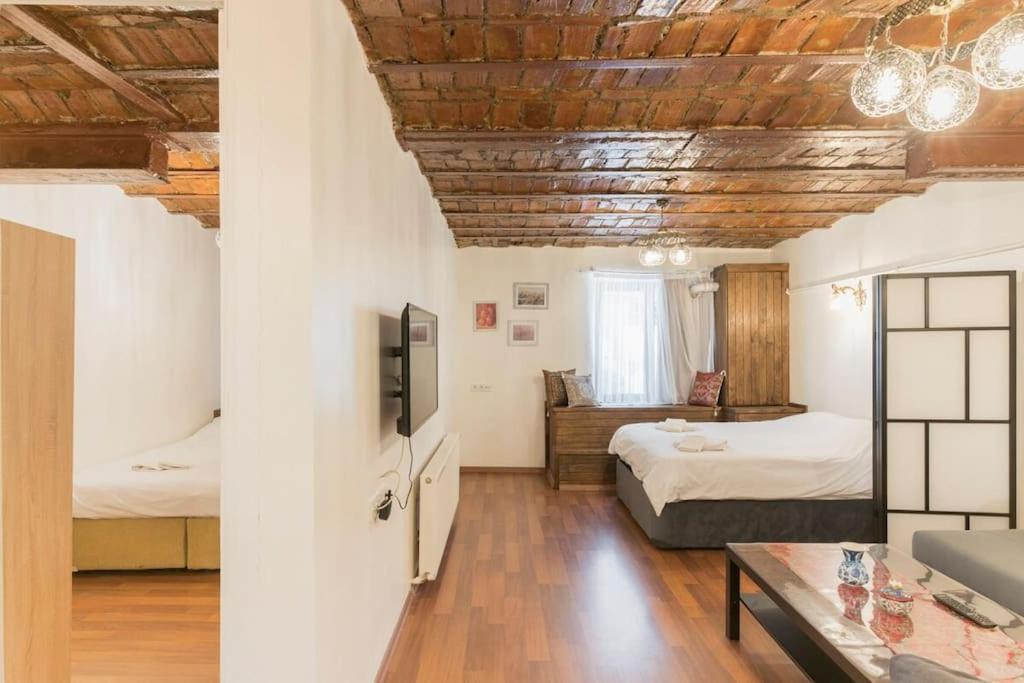 Beautiful 1 Bedroom Apt. W/ac 400 Meters Taksim Square * Istambul