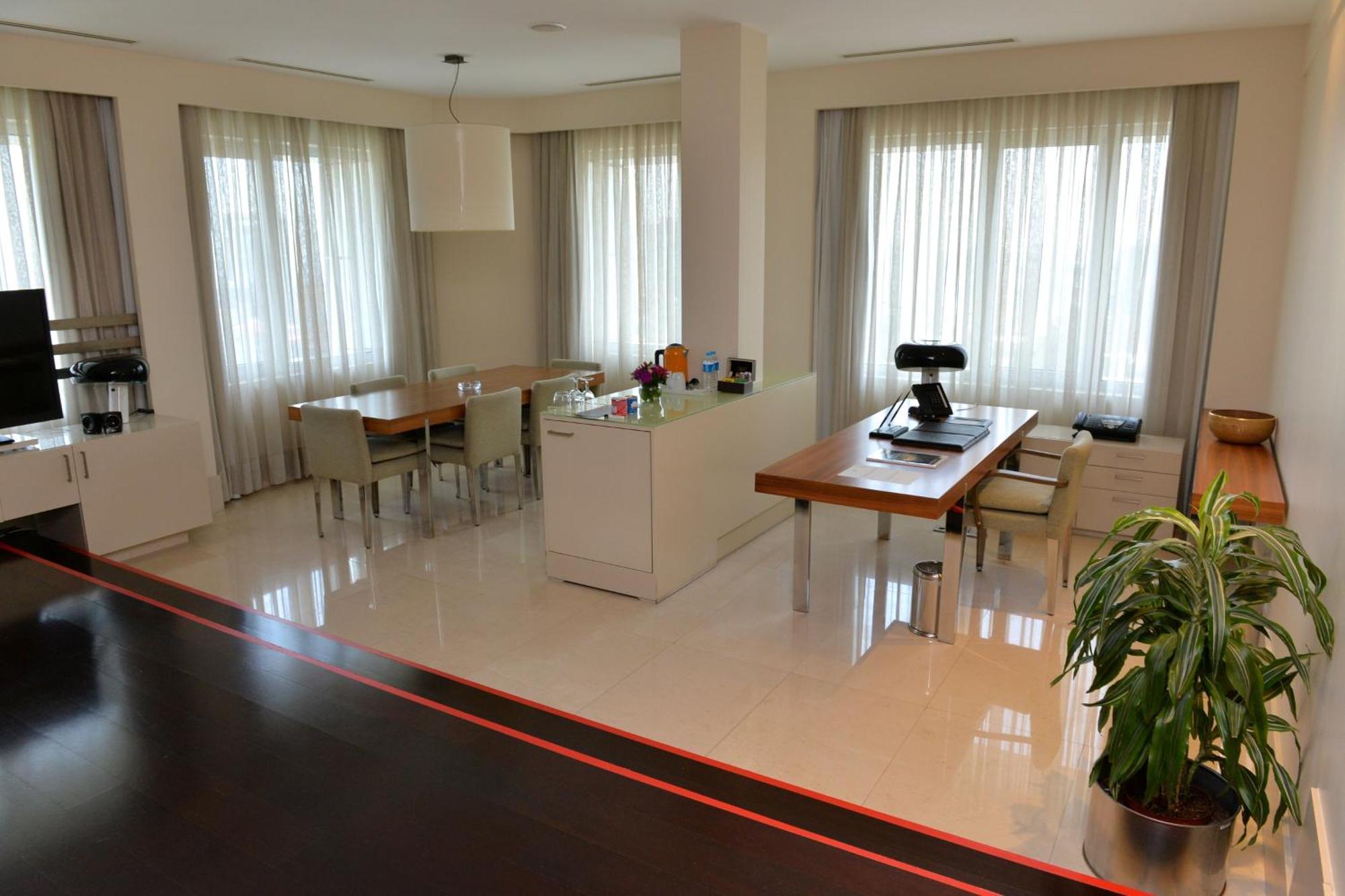 Dedeman Hotel Istanbul
