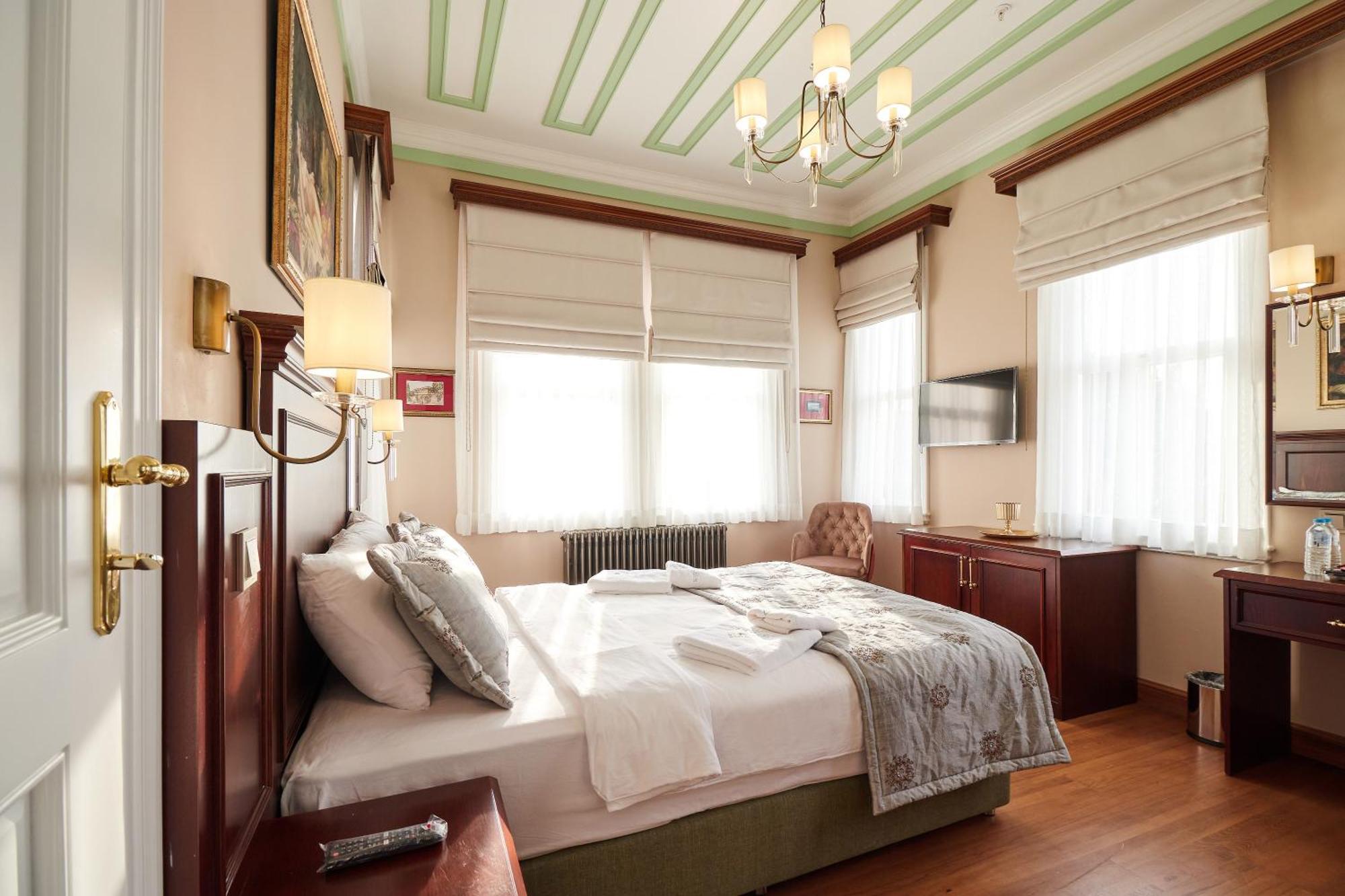 White Palace Old Boutique Hotel