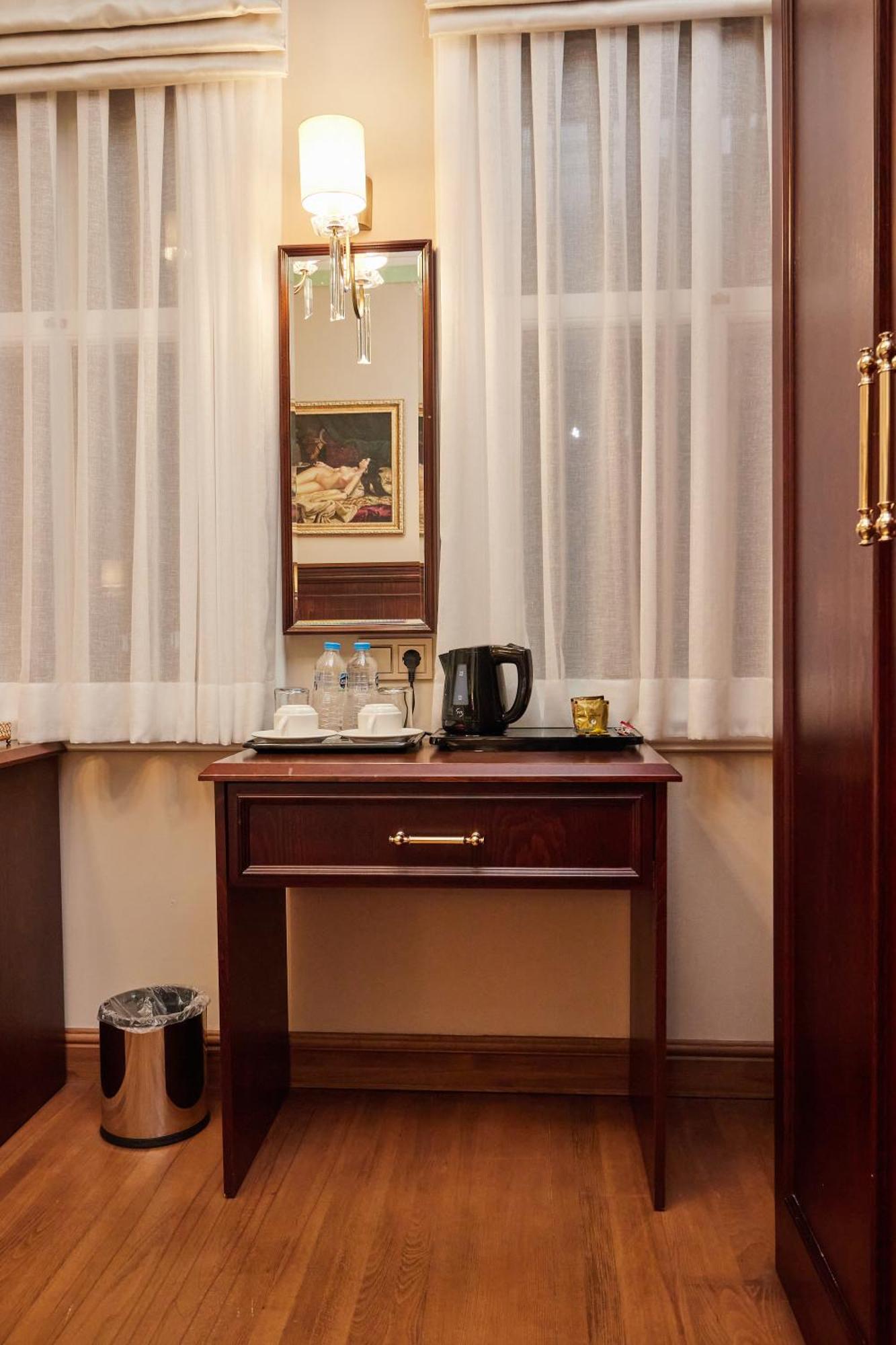 Hotel White Palace Old Boutique 5*