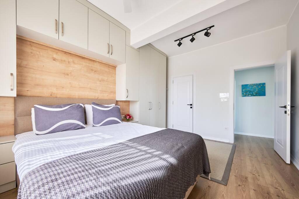Luxury With Bosphorus View In Sariyer! Apartment Istanbul