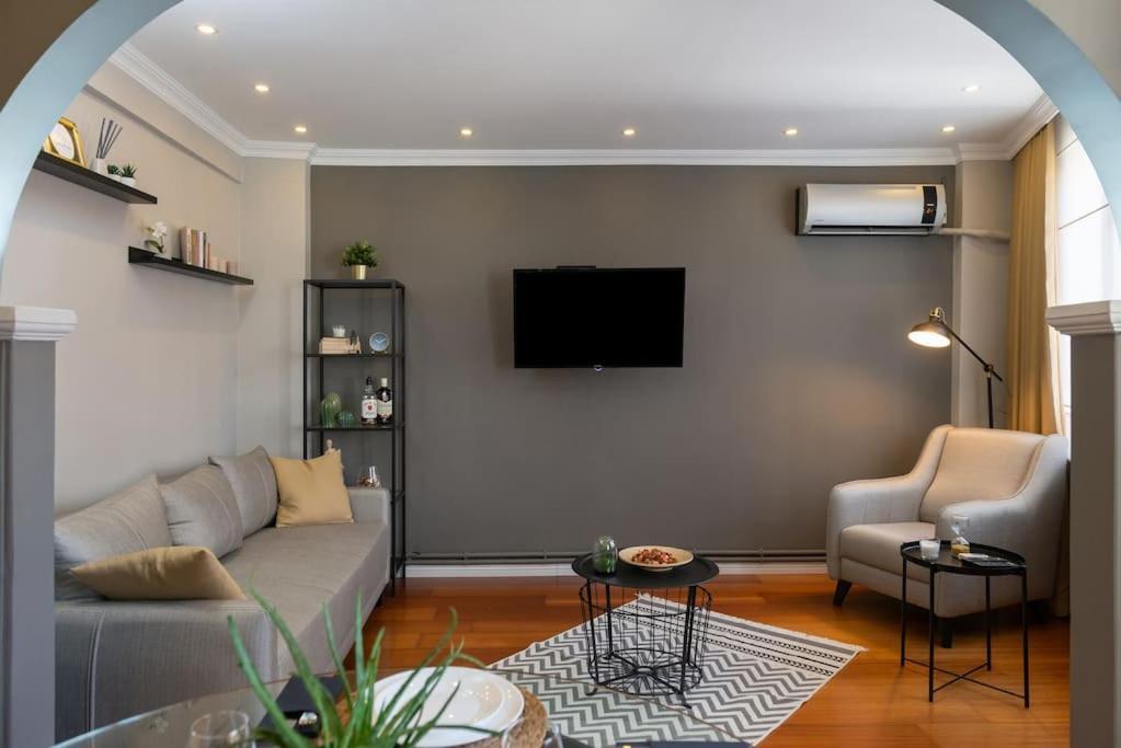 The Of The Bosphorus & Comfortable Apartment