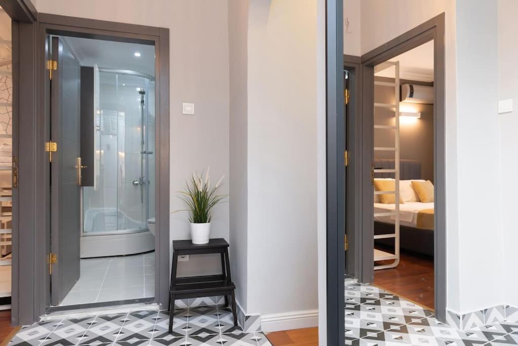 The Of The Bosphorus & Comfortable Apartment