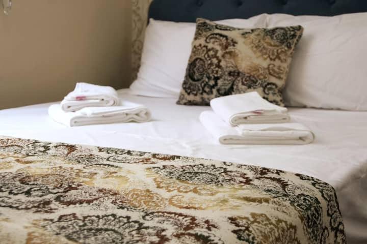 Estampolis Homestay *