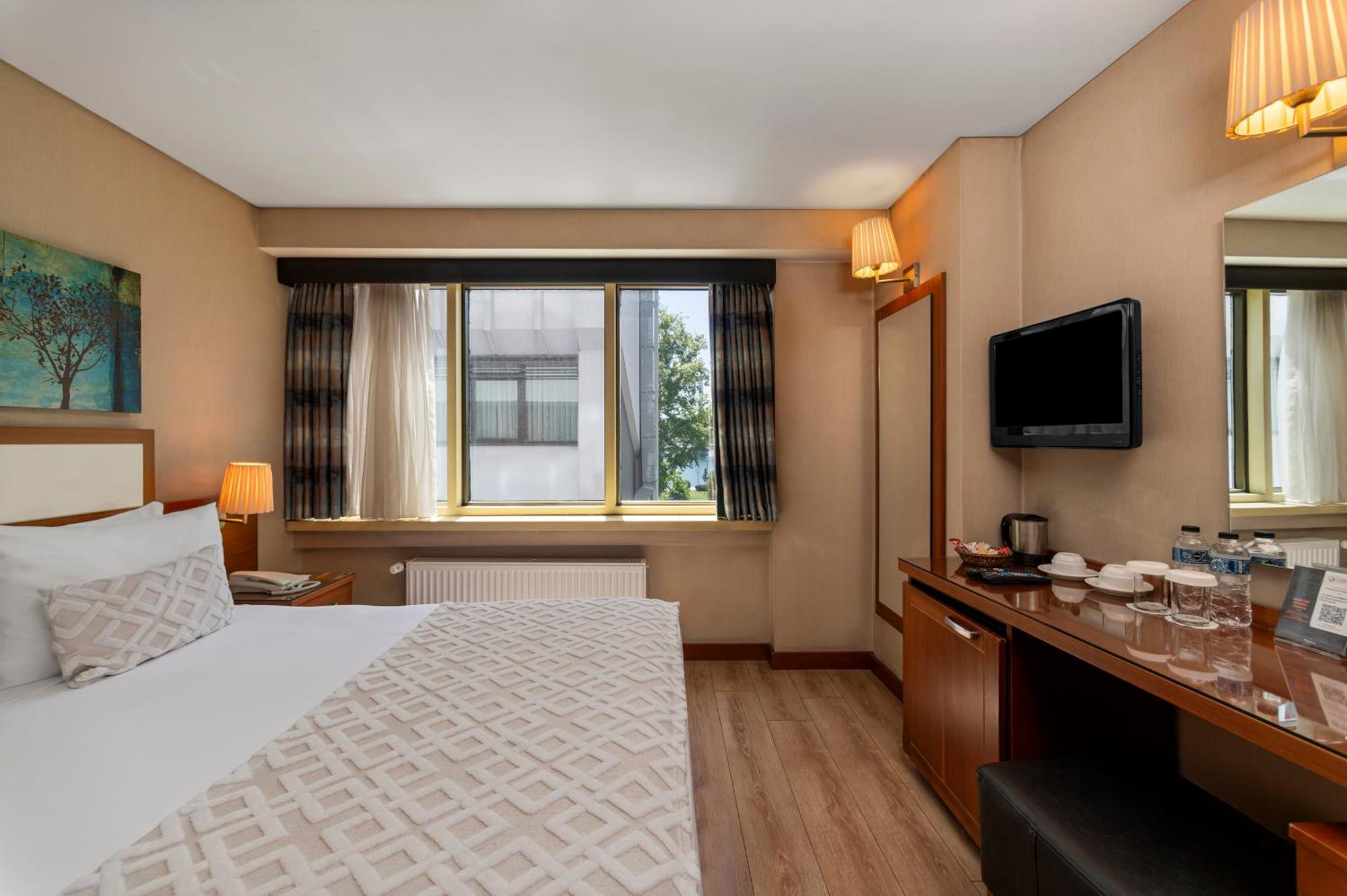 Golden Hotel 4*