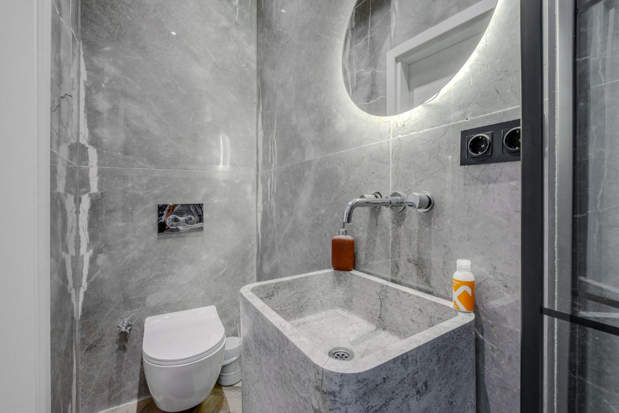 Spacious Modern Flat With Balcony 5 Min To Taksim Istanbul