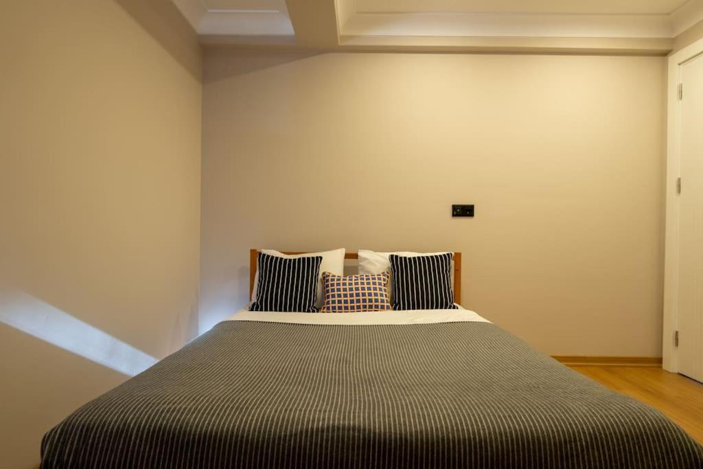 Bosphorus View With 2 Bedrooms Apartment Istanbul