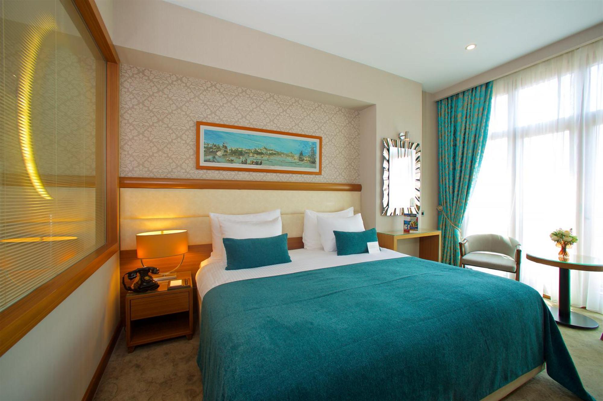 Momento Golden Horn Otel