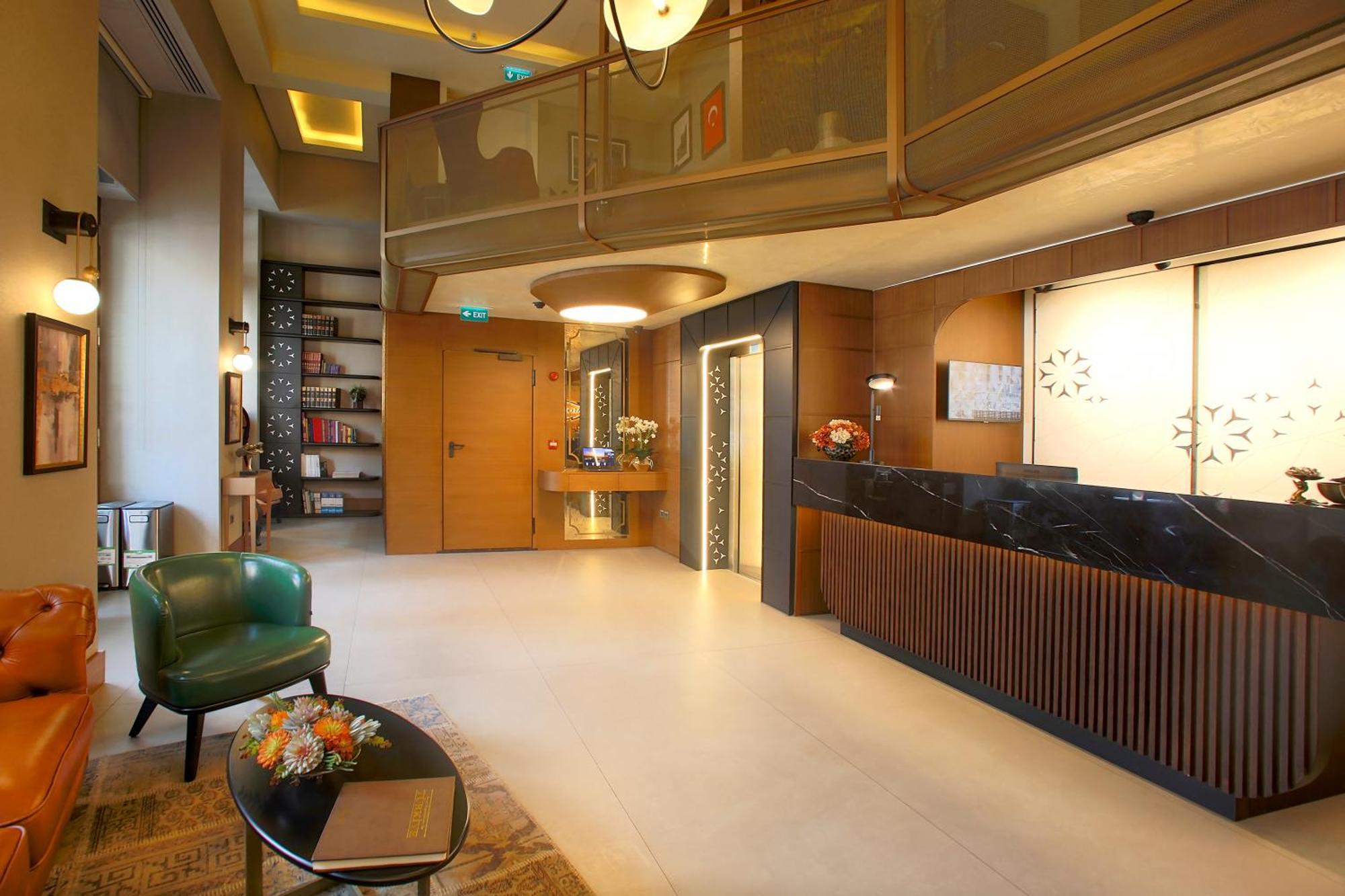 Momento Golden Horn Otel