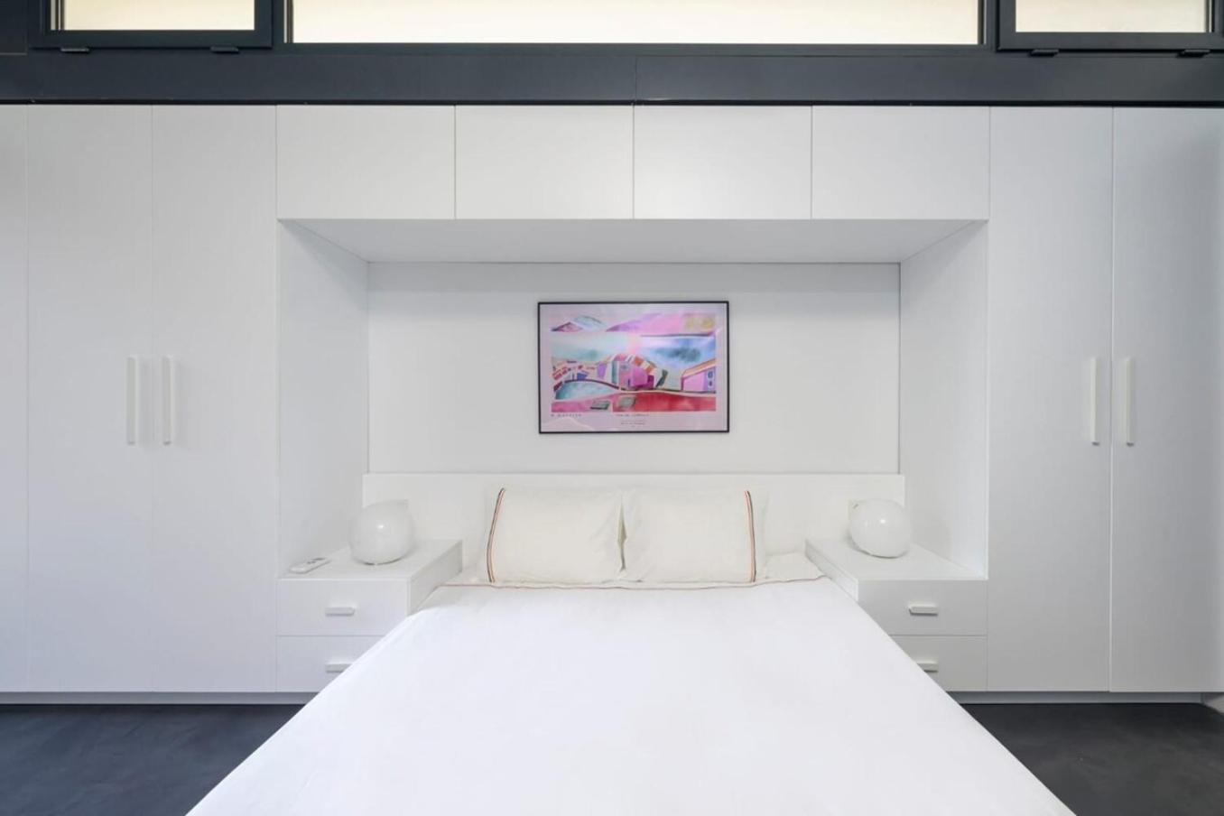 Bright Modern Design New Duplex Loft Patio! #145 *