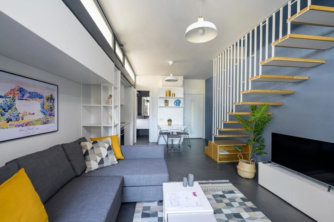 Hotel Bright Modern Design New Duplex Loft Patio! #145