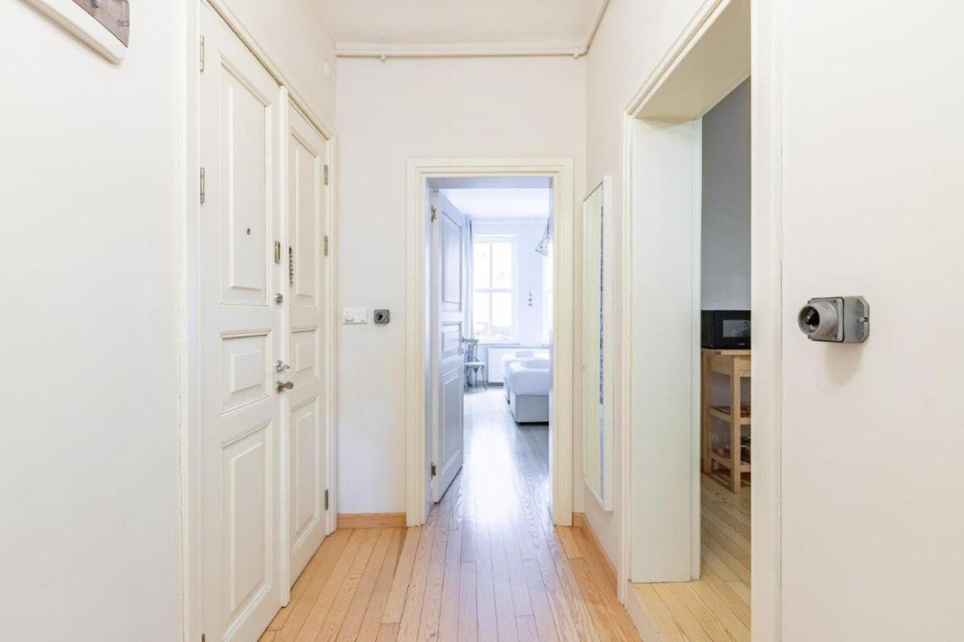Warm Cozy Charming 2bd2bath Galatatower Gem! #256 Apartment Istanbul