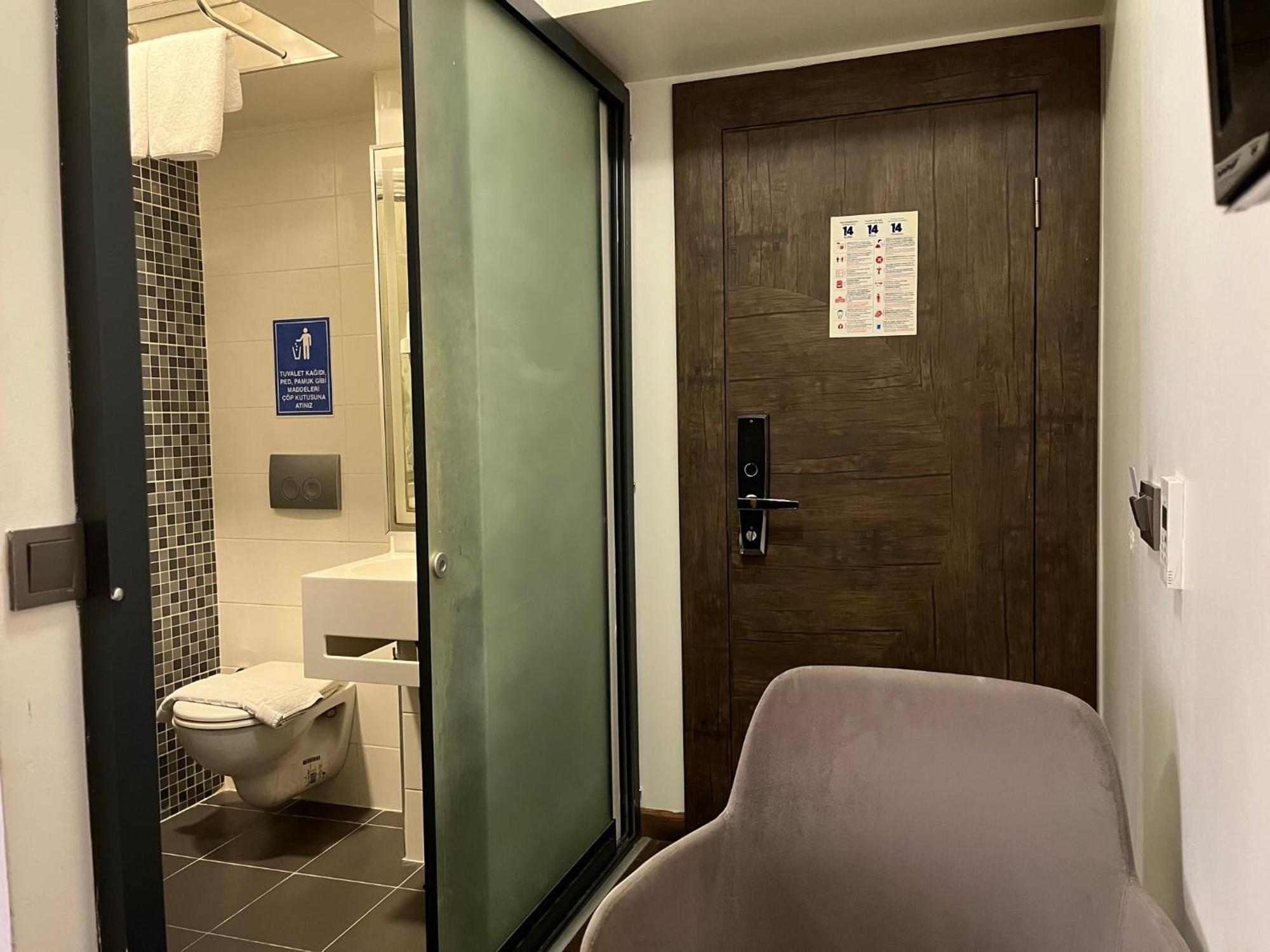 Pandora Hotel 3*