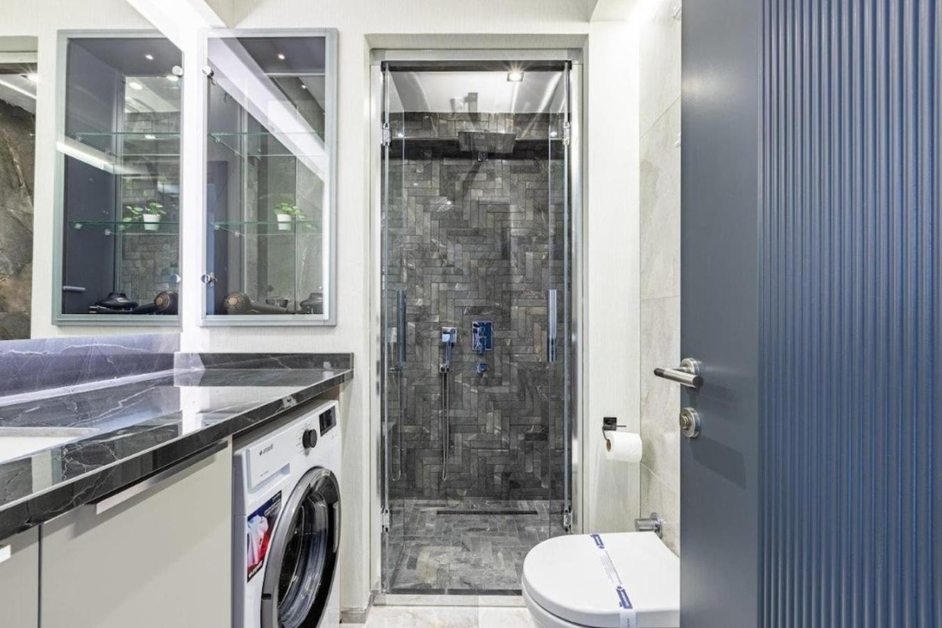 Apartment Charming Bright New 2bd1bath Wparking!#339