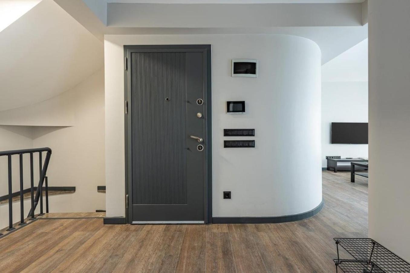 Brand New Duplex Wparking 2bd2bath #336 Apartment *