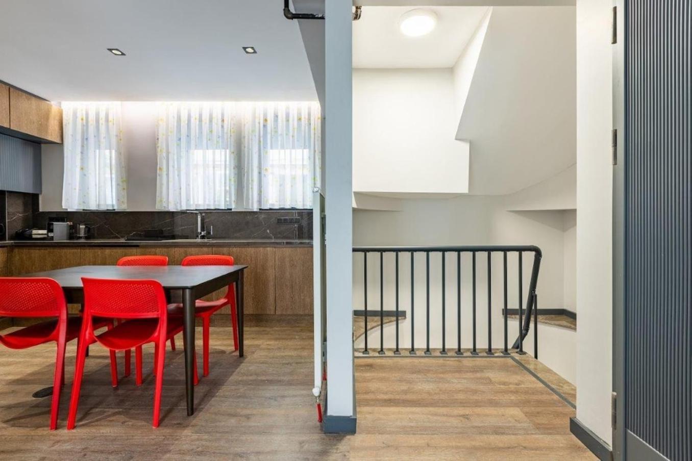 Apartment Brand New Duplex Wparking 2bd2bath #336 *