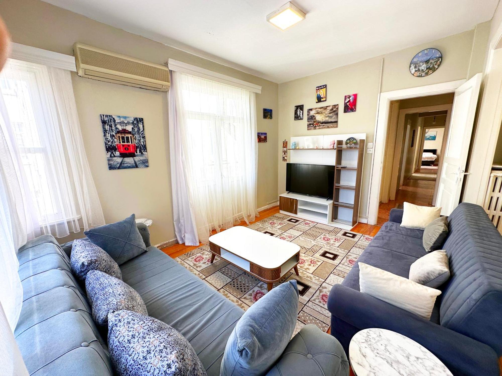 Hkn Large Four-bedroom House In A Location2