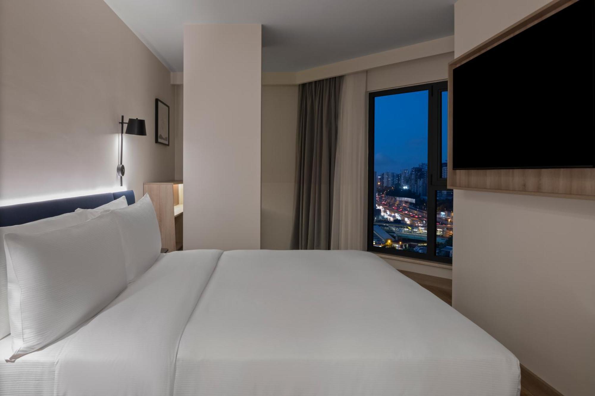 Hotel Hampton By Hilton Merter