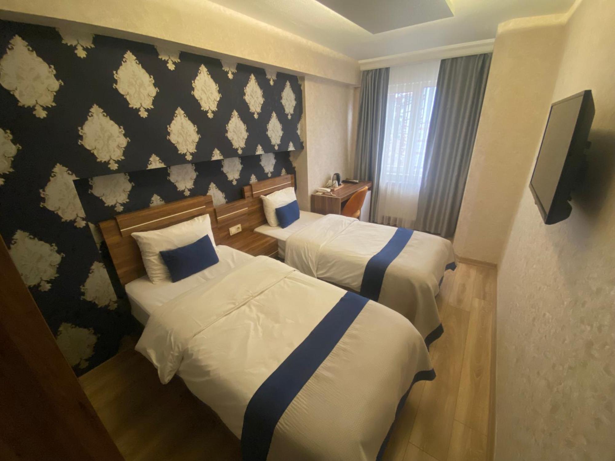 Era Palace Hotel 2*