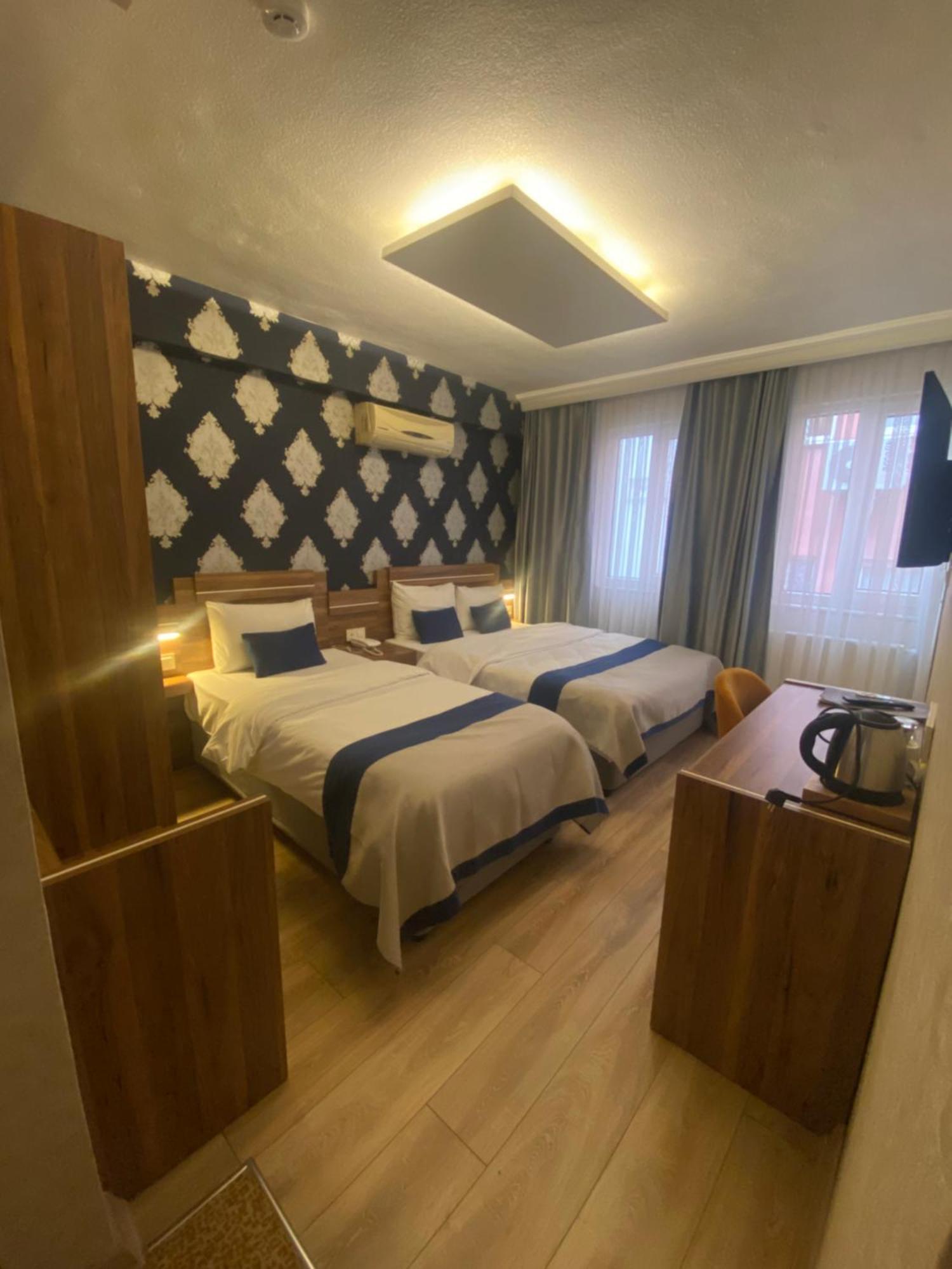 Era Palace Hotel 2*