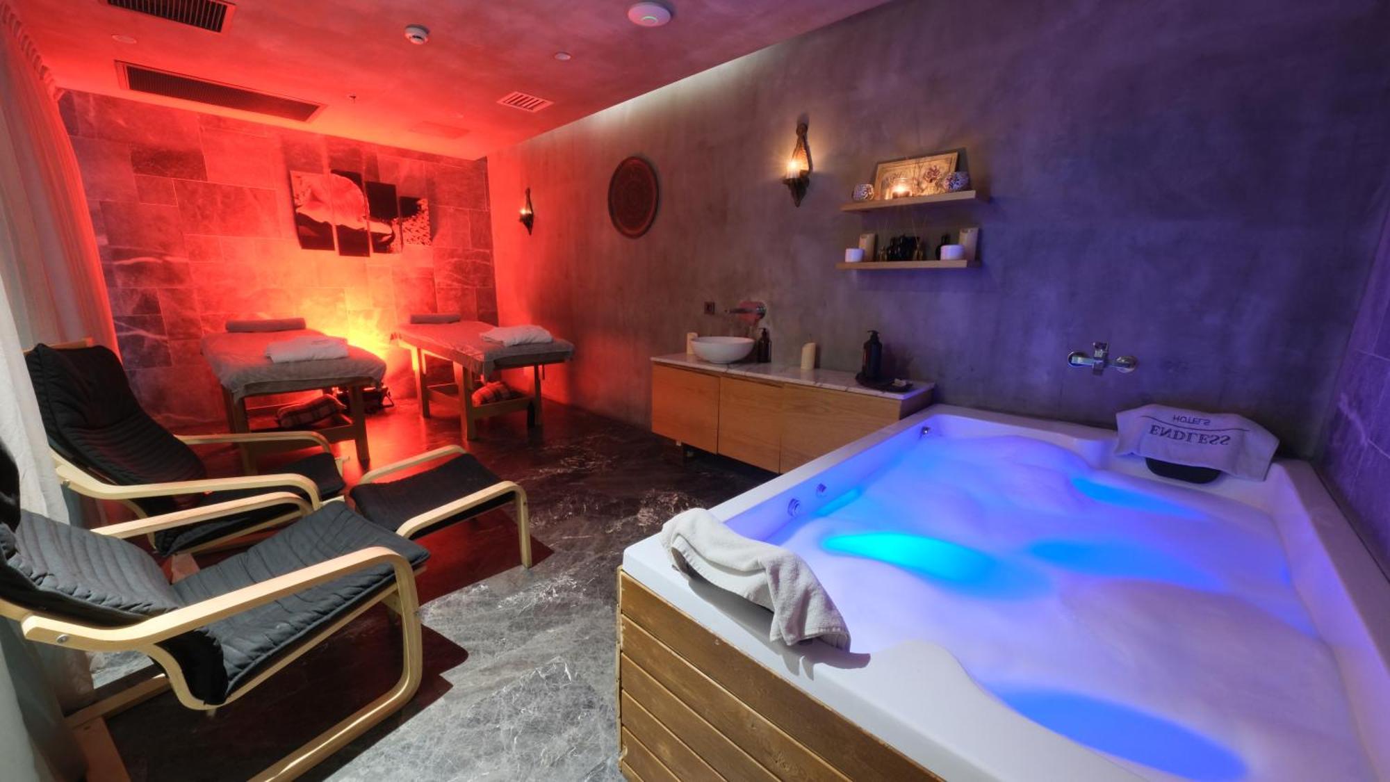 Endless Art Hotel-special Category