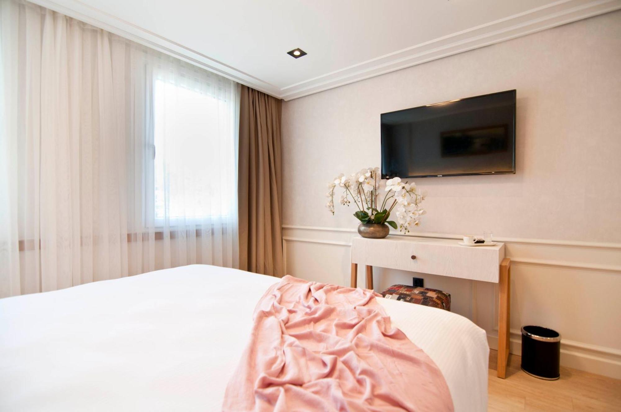 Xloft Hotel 3*