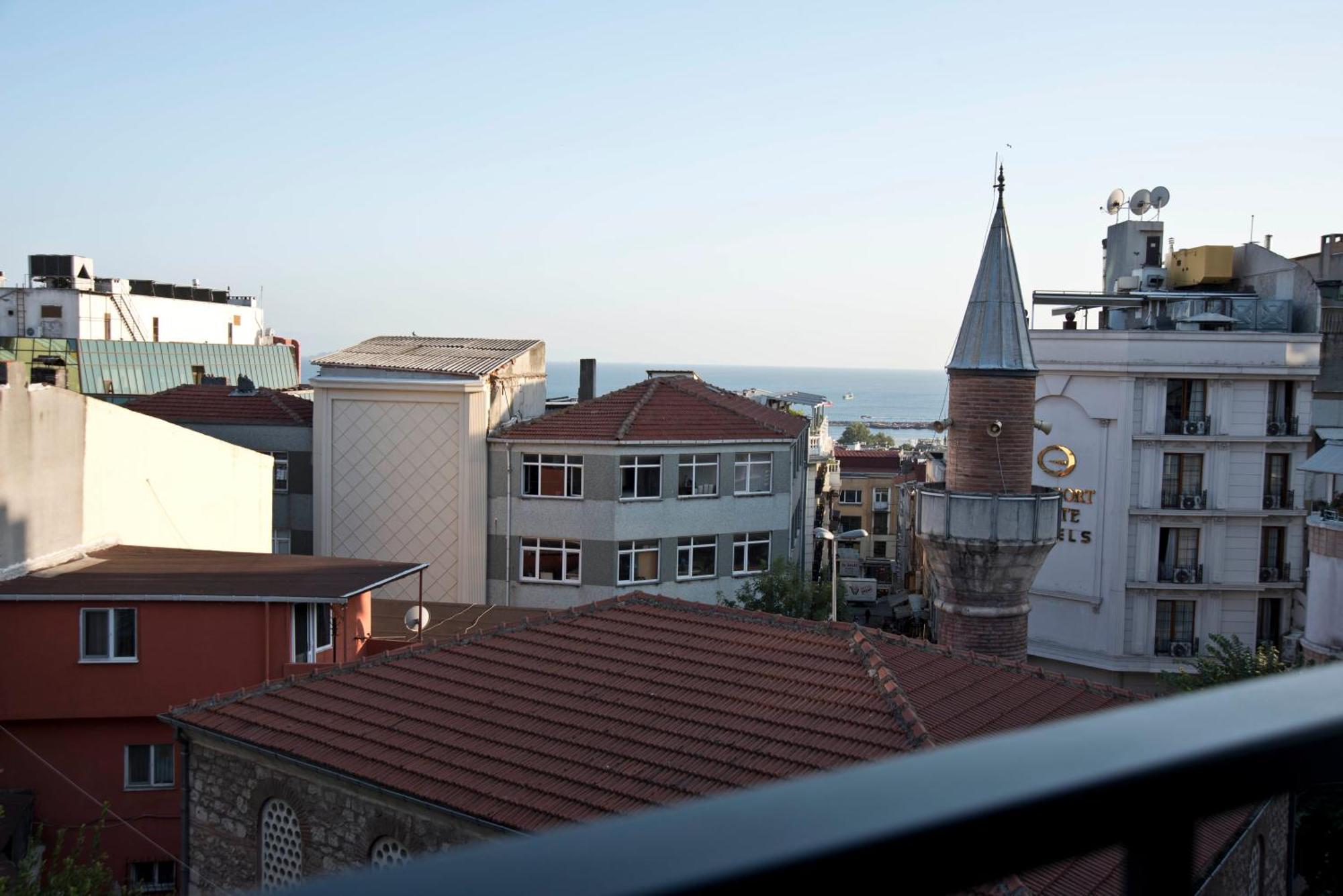 Xloft Hotel 3*