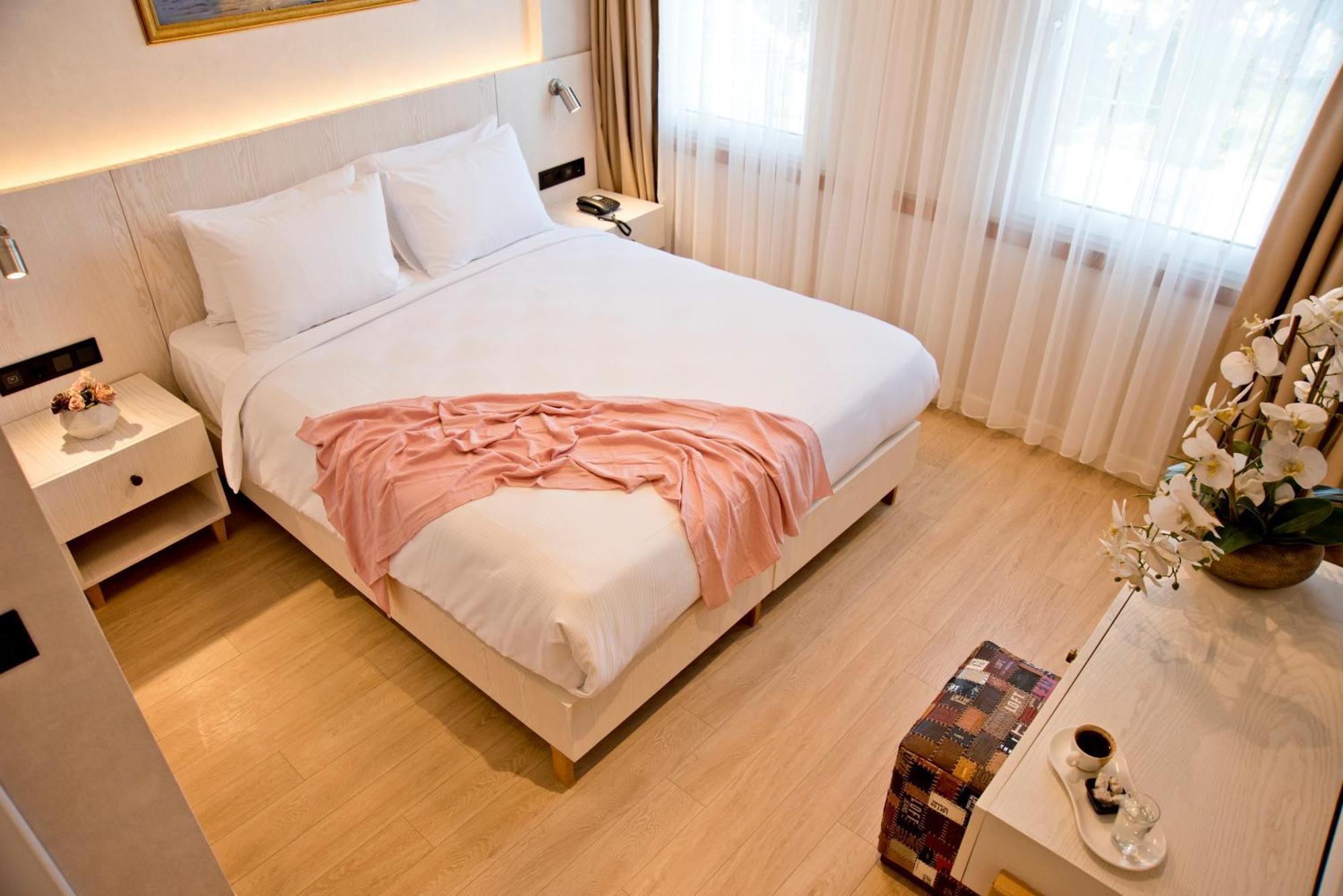 Xloft Hotel 3*