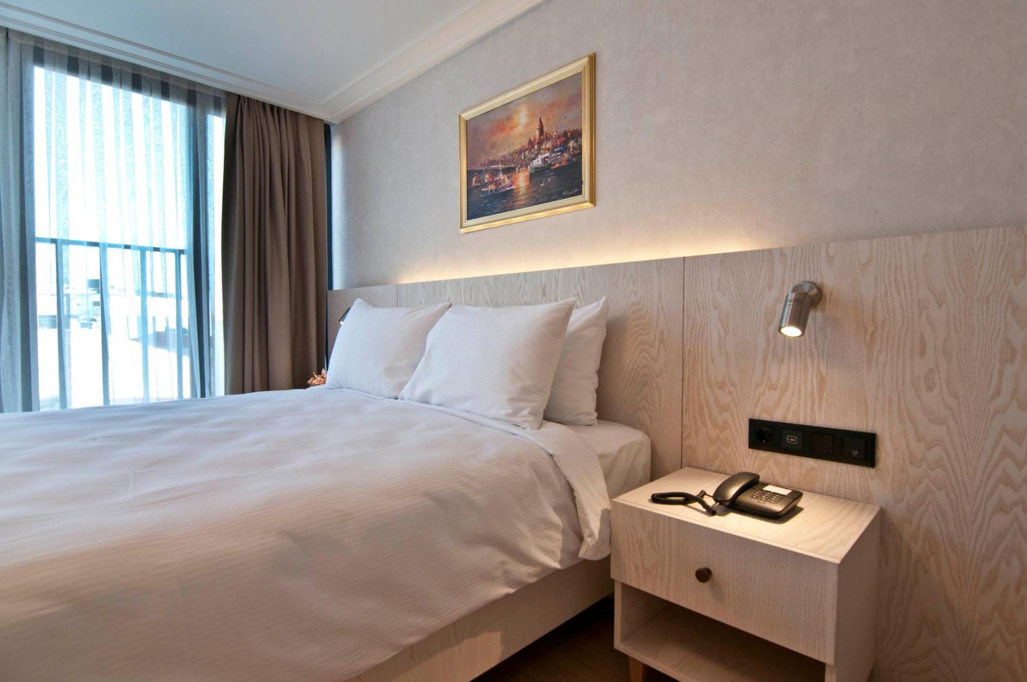 Xloft Hotel 3*