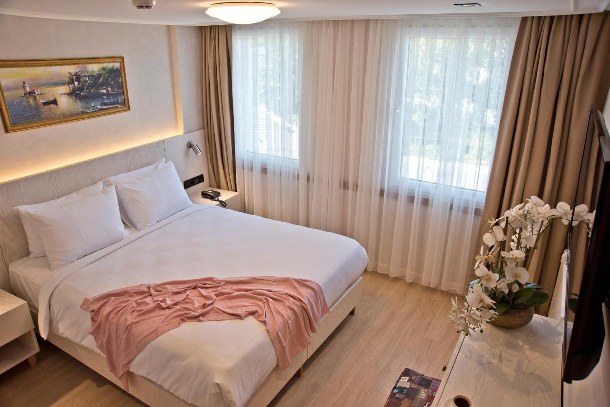 Xloft Hotel 3*