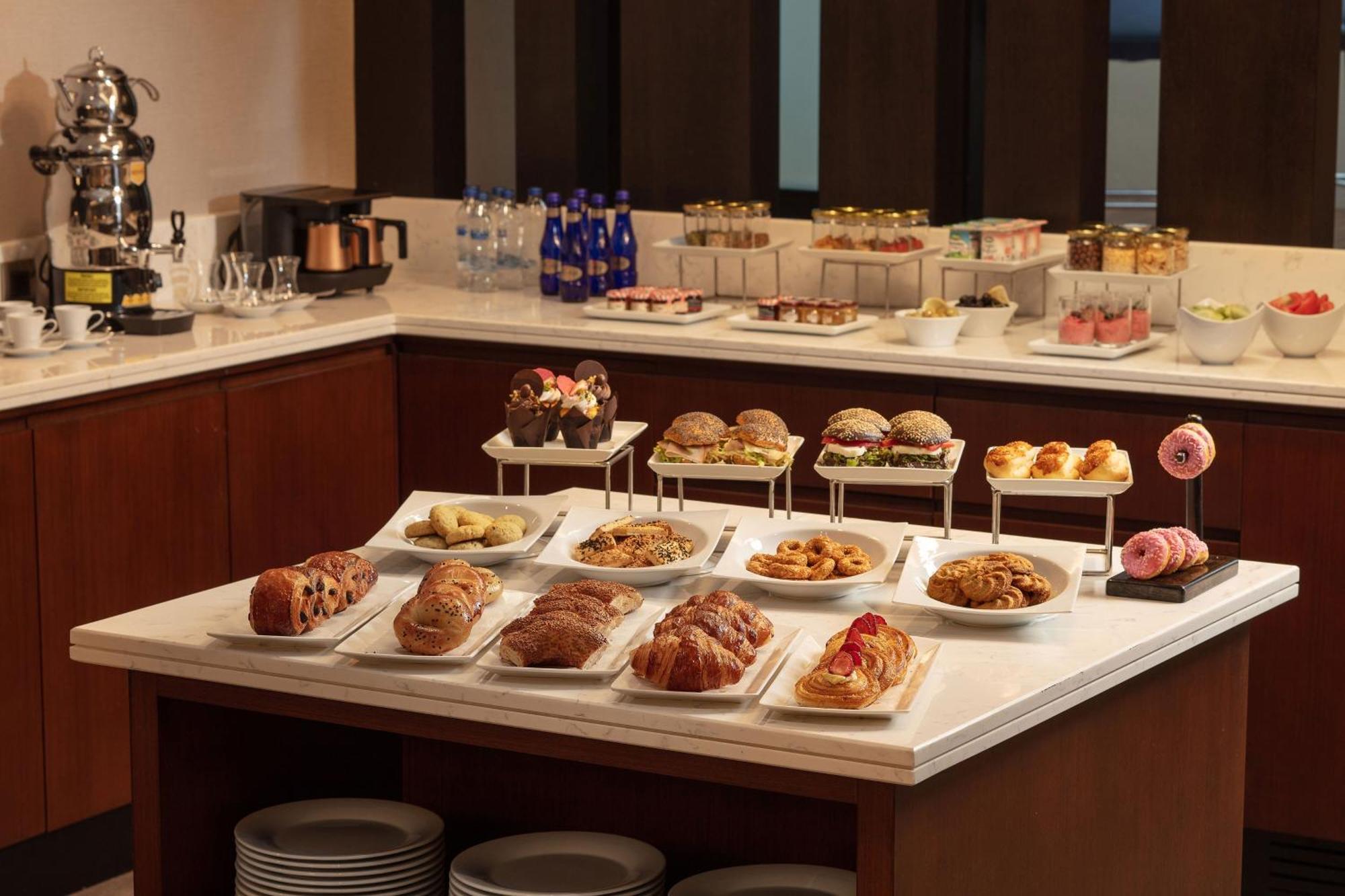 Sheraton Levent Hotel 5*