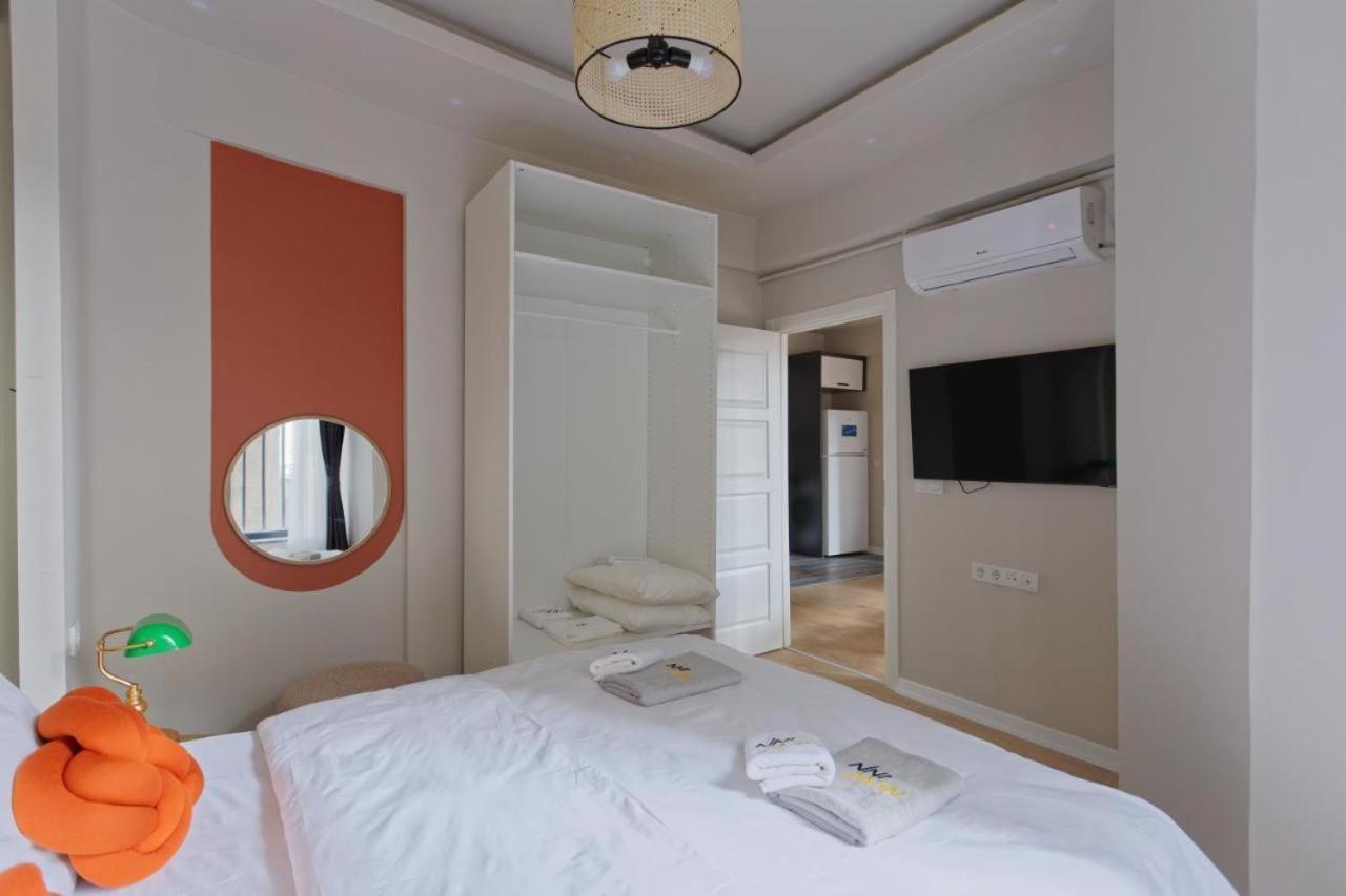 Apartment By Abraham Galata