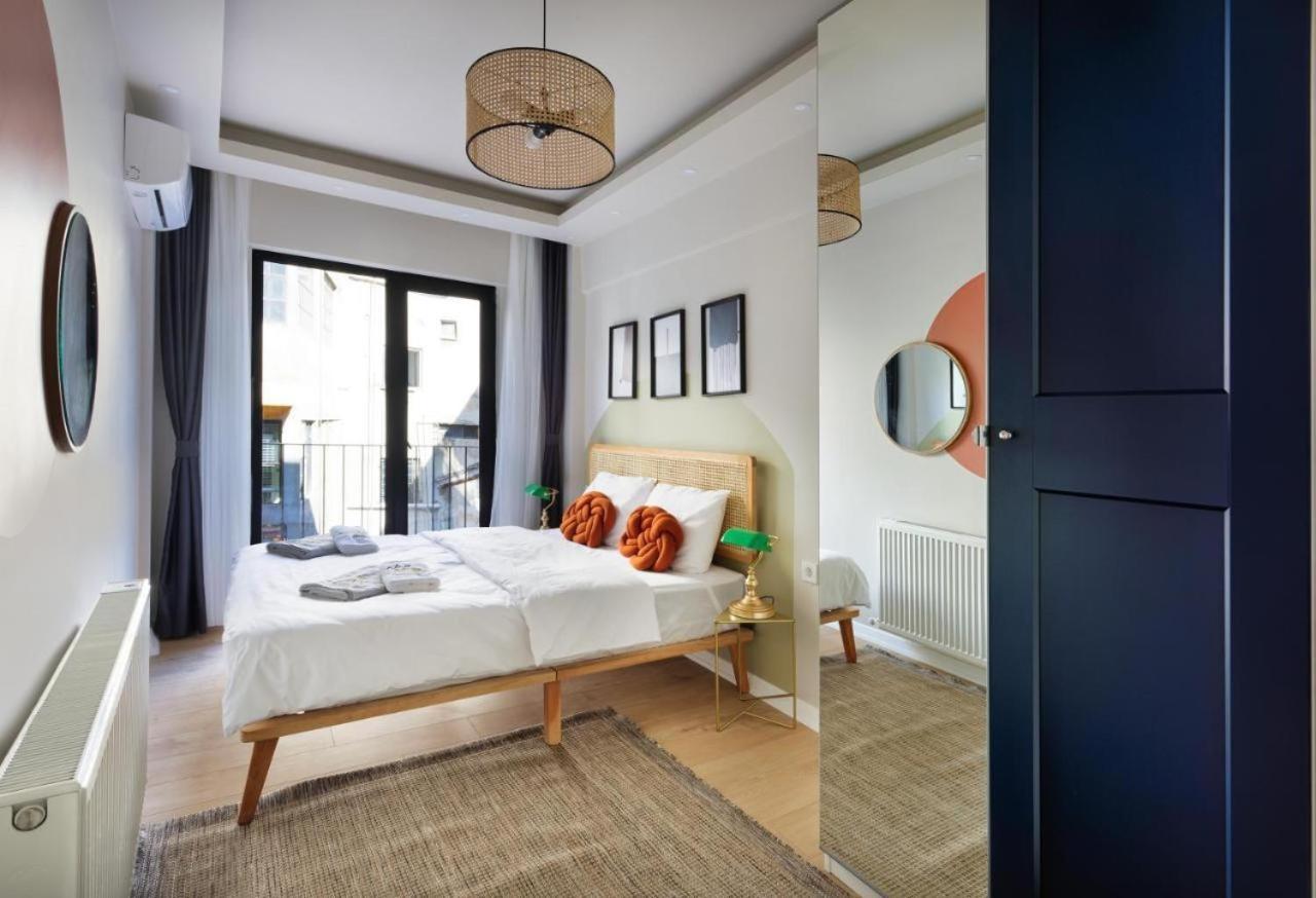 By Abraham Galata Apartment