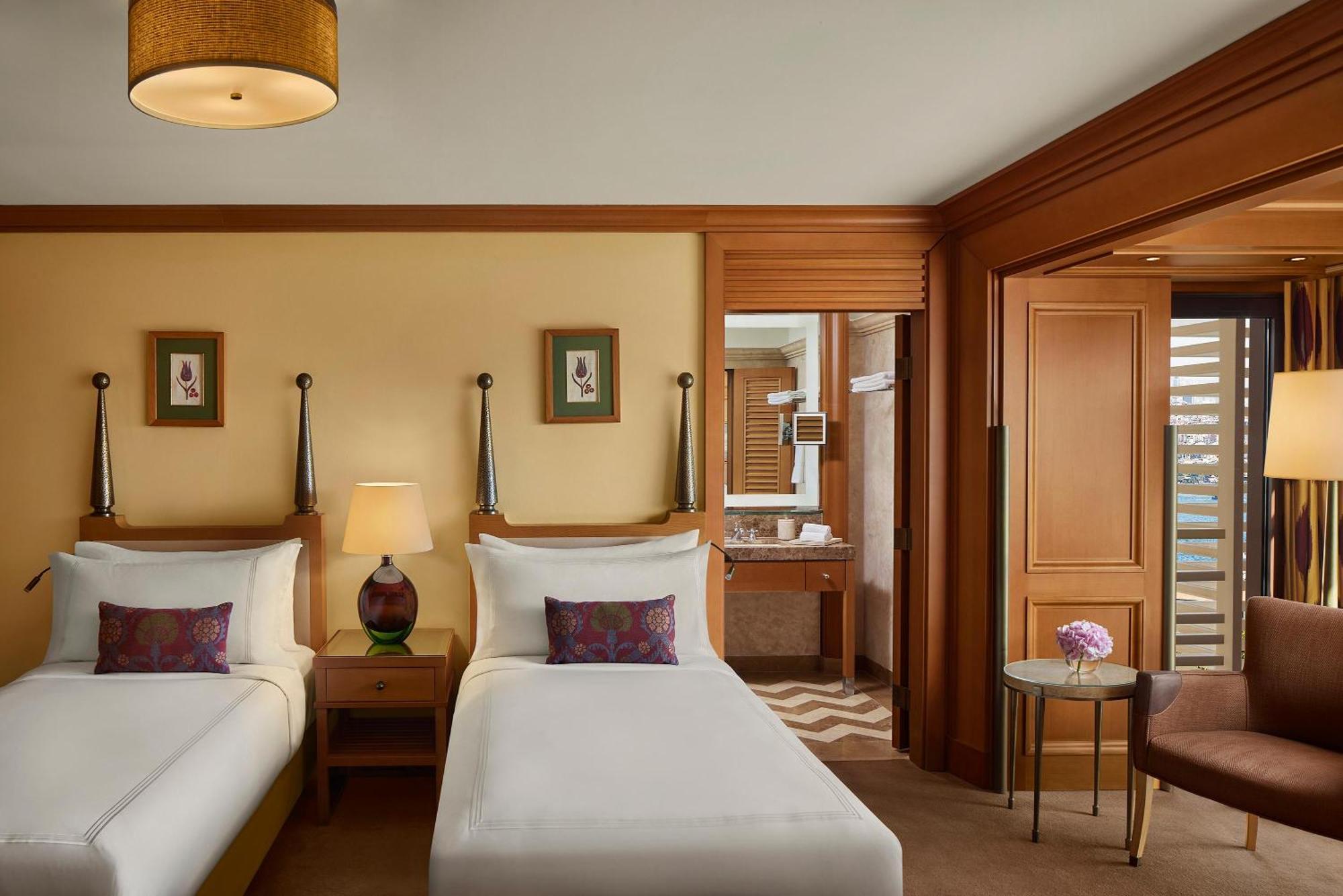 Divan Hotel 5*