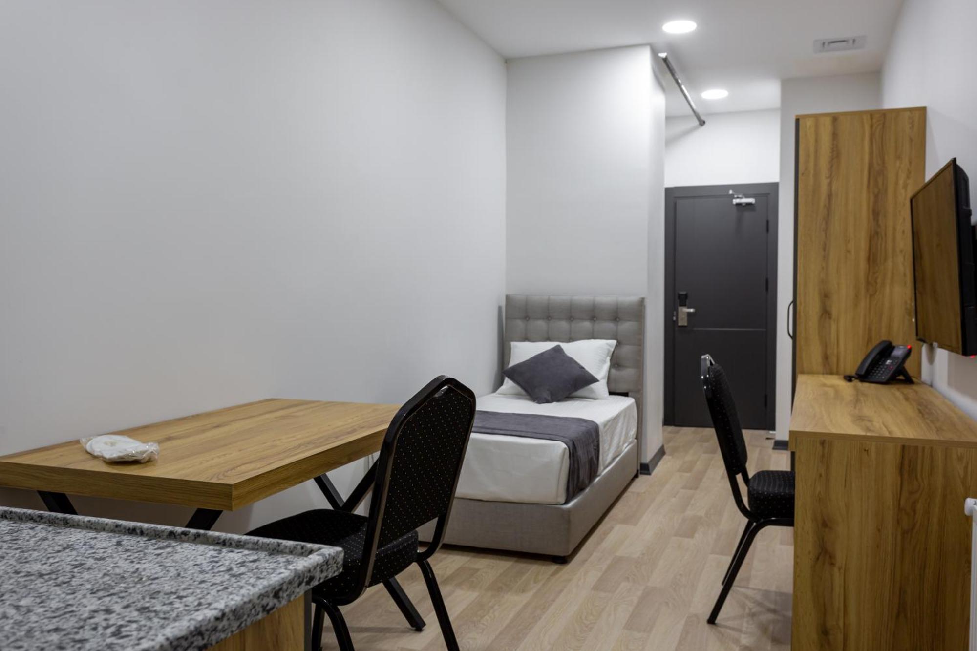 Atm Hotel 3*