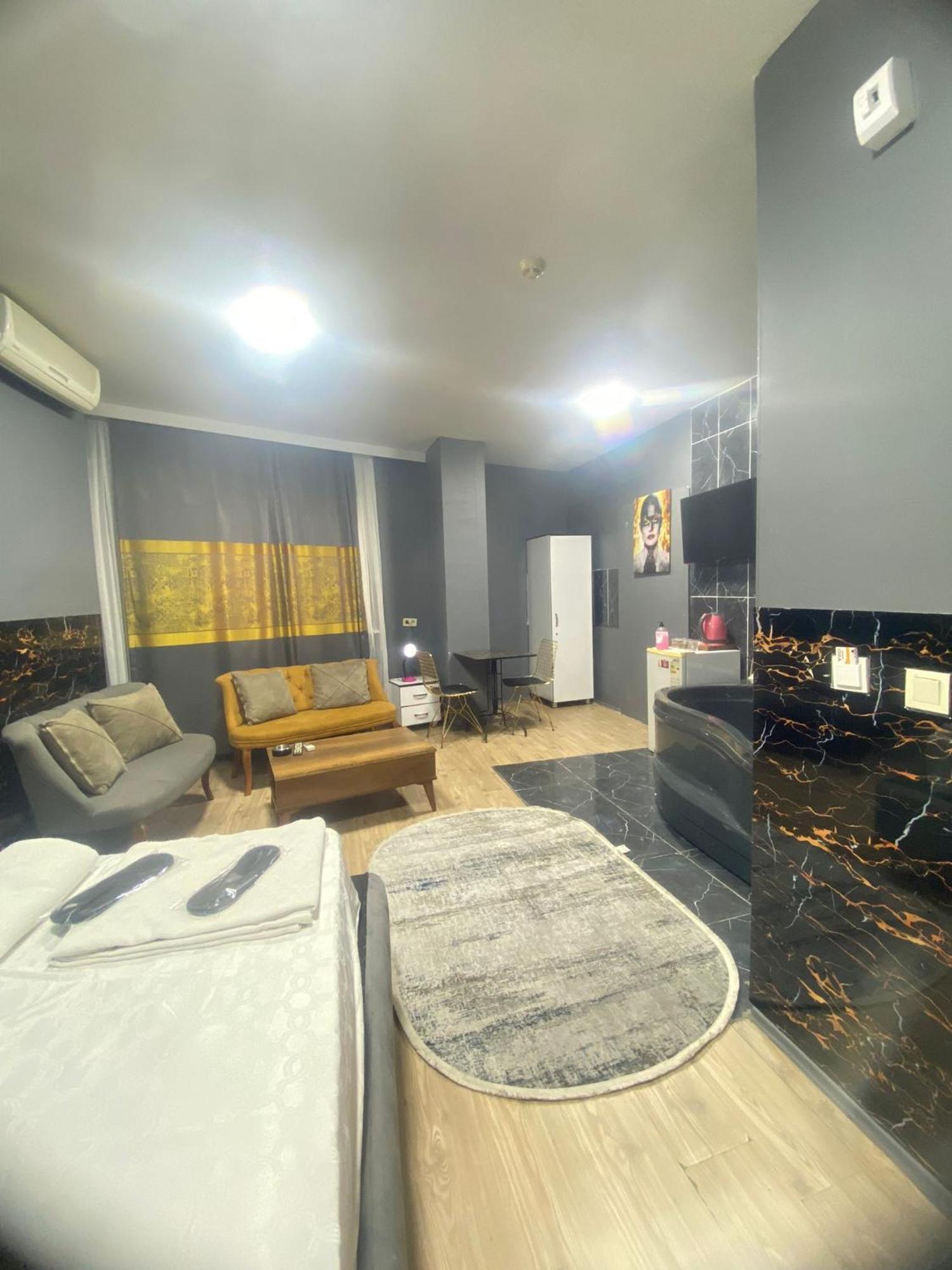 Arena Aparthotel 3*