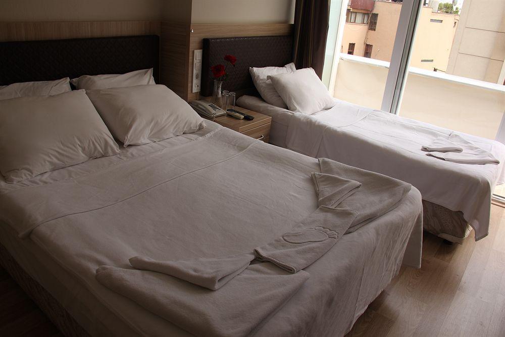 Bonjour Hotel Hotel