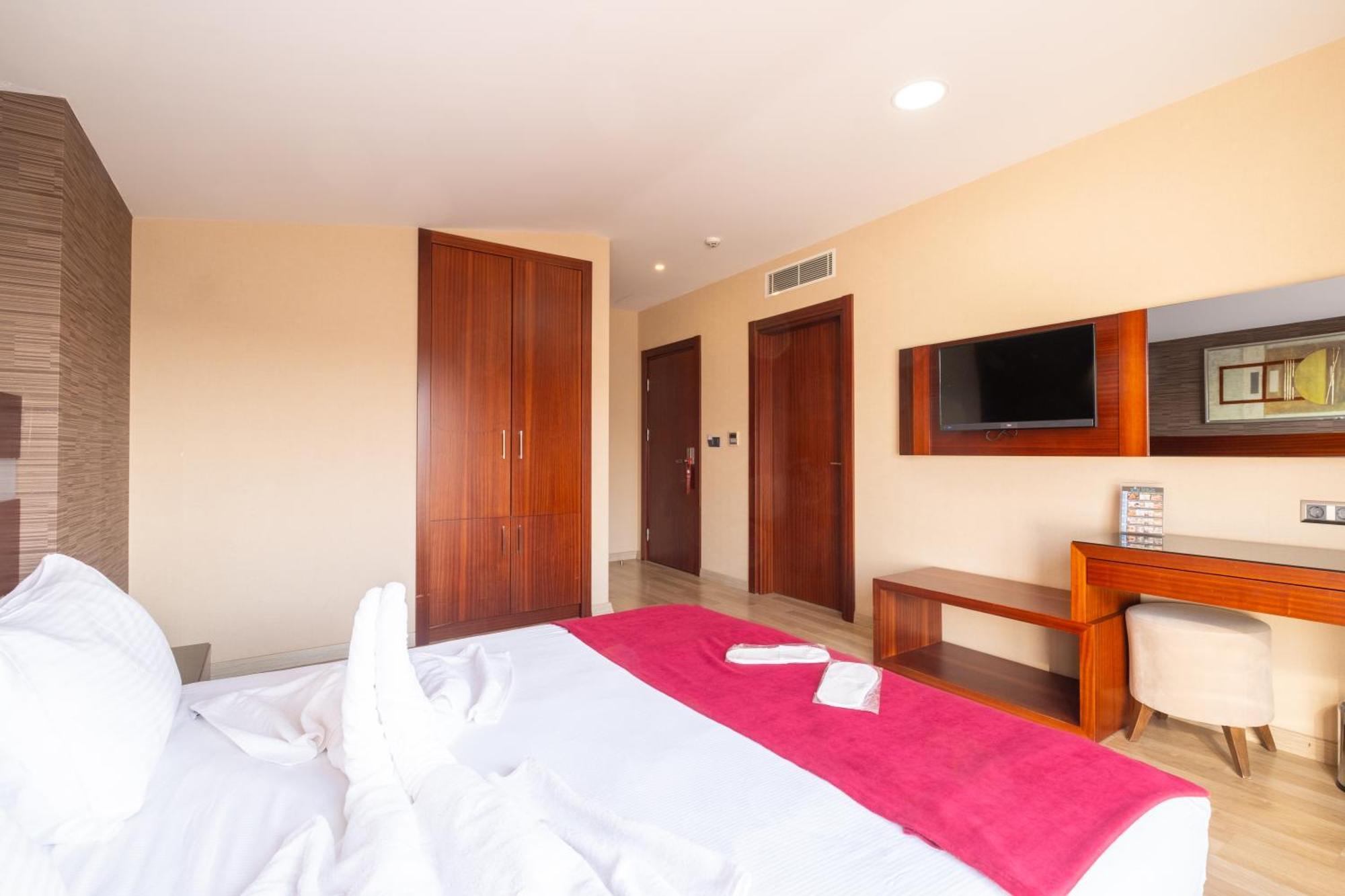 Clover Sisli Hotel