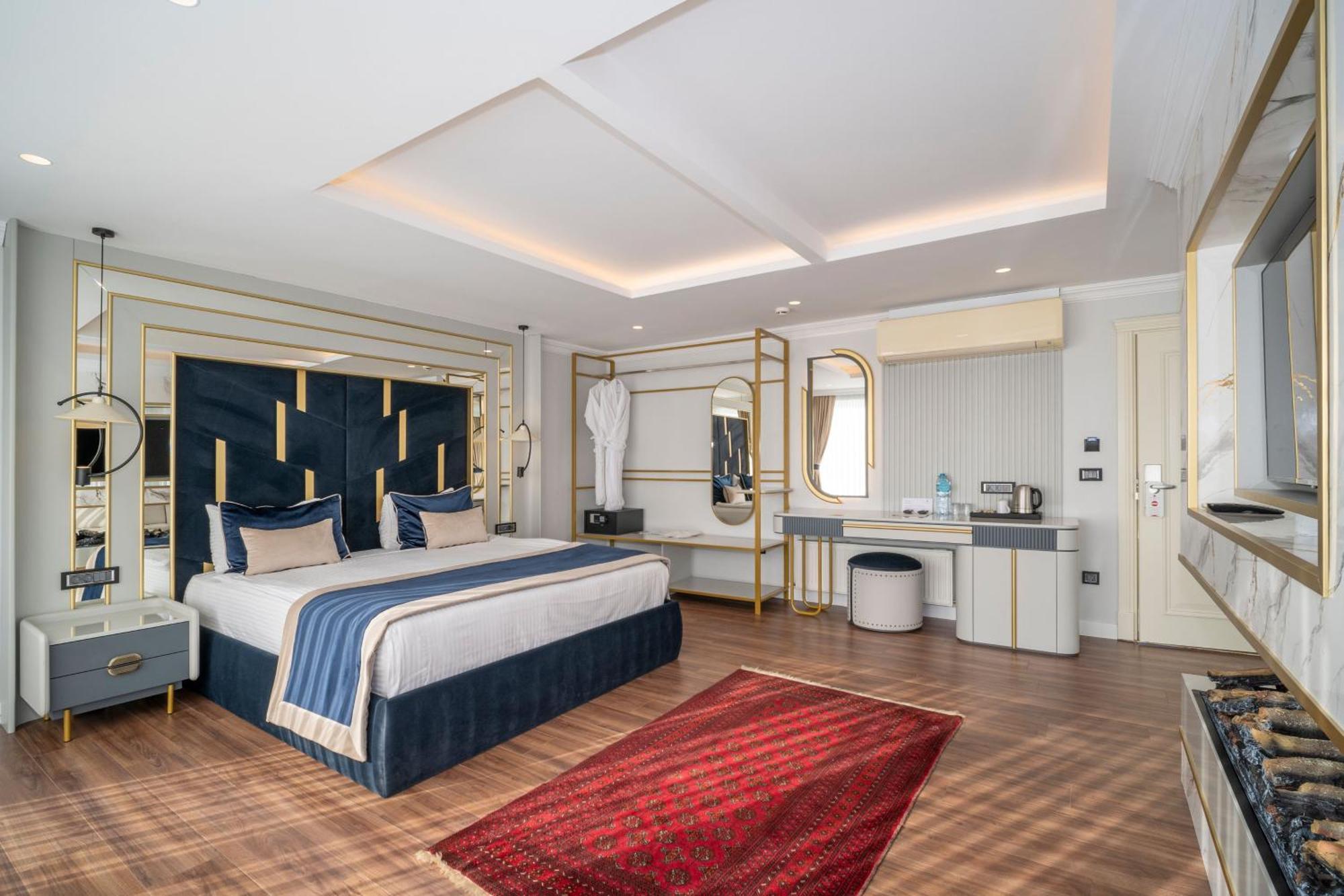 The Byzantium & Hotel