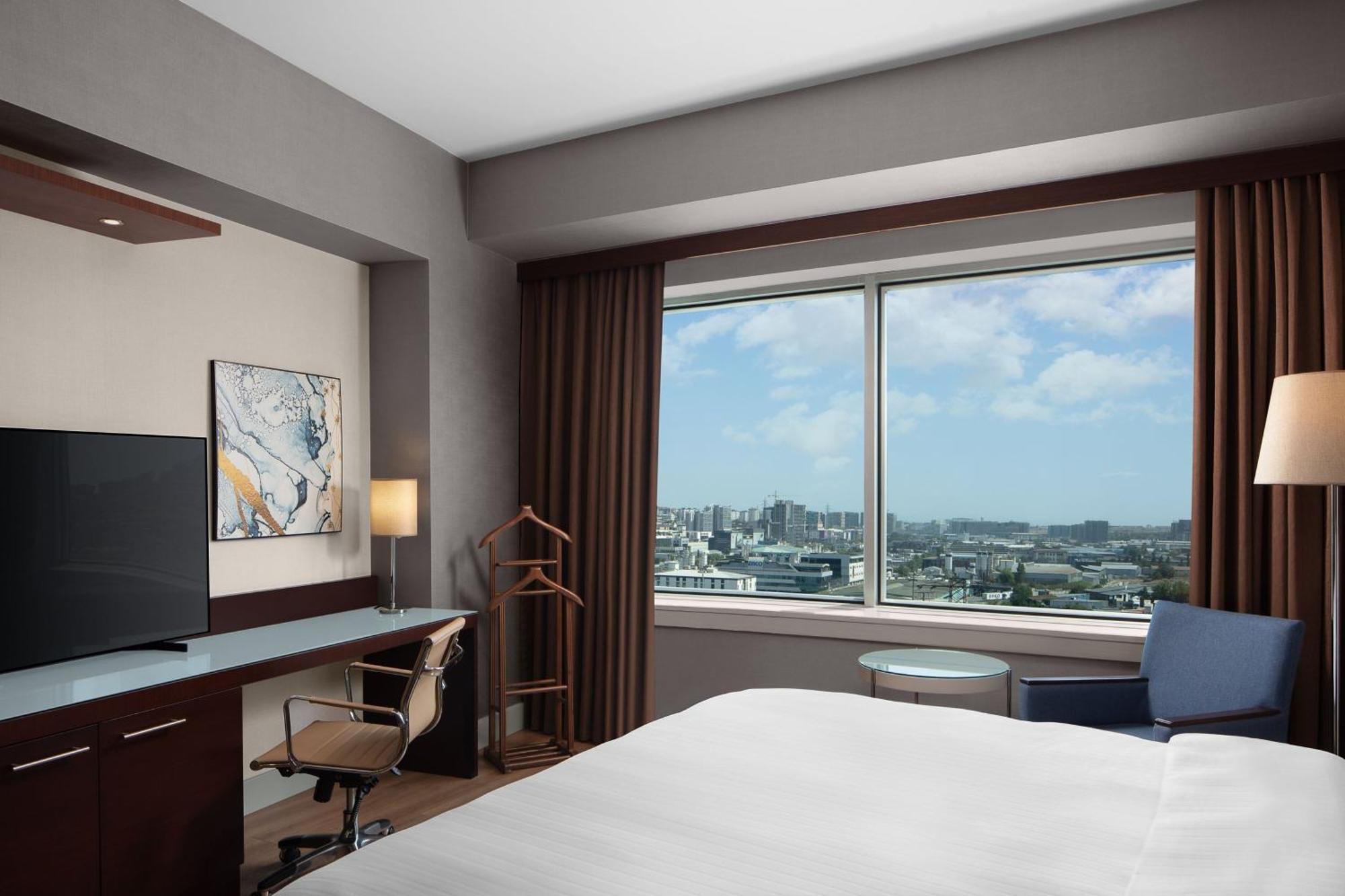 Hotel Delta By Marriott West