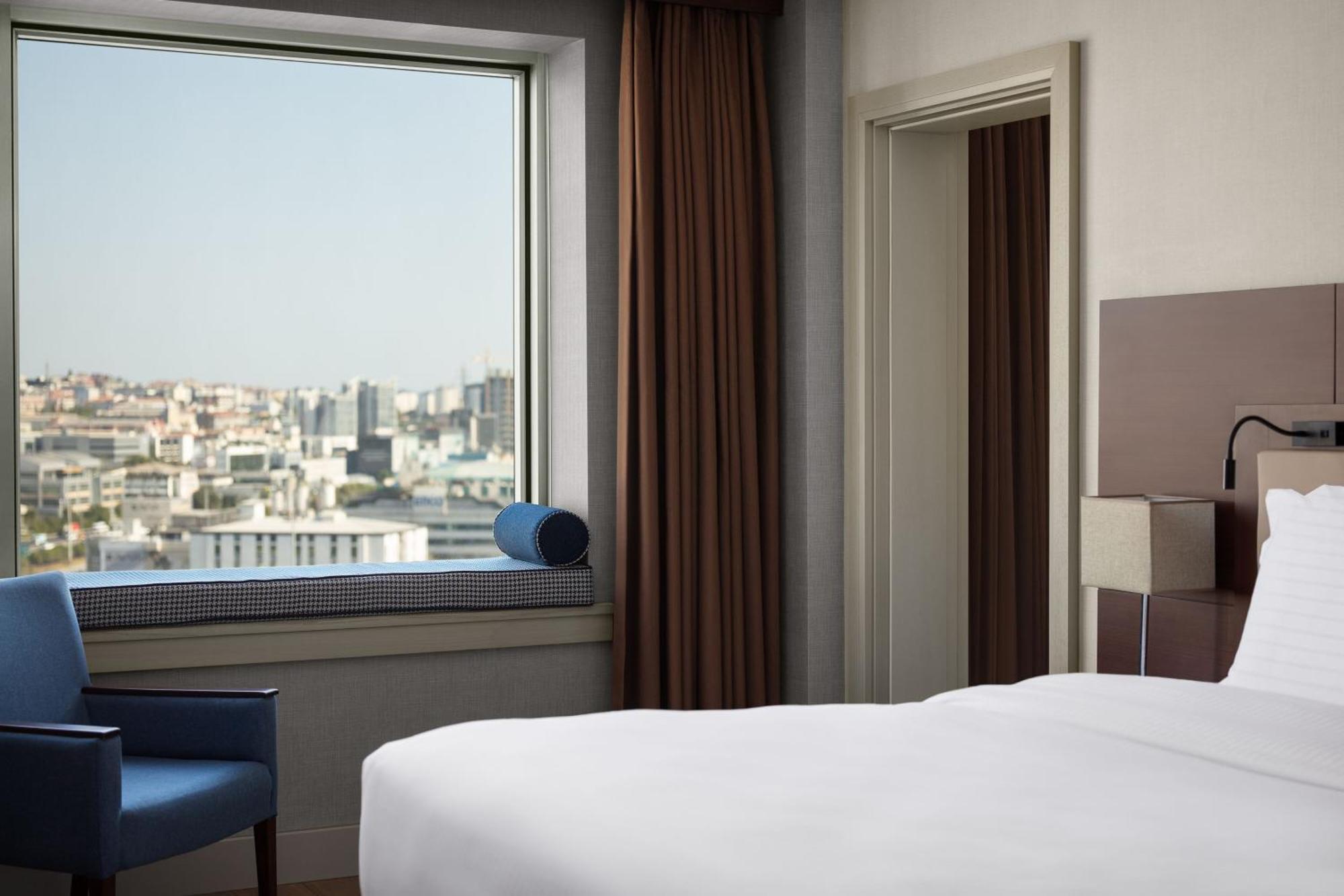 Hotel Delta By Marriott West