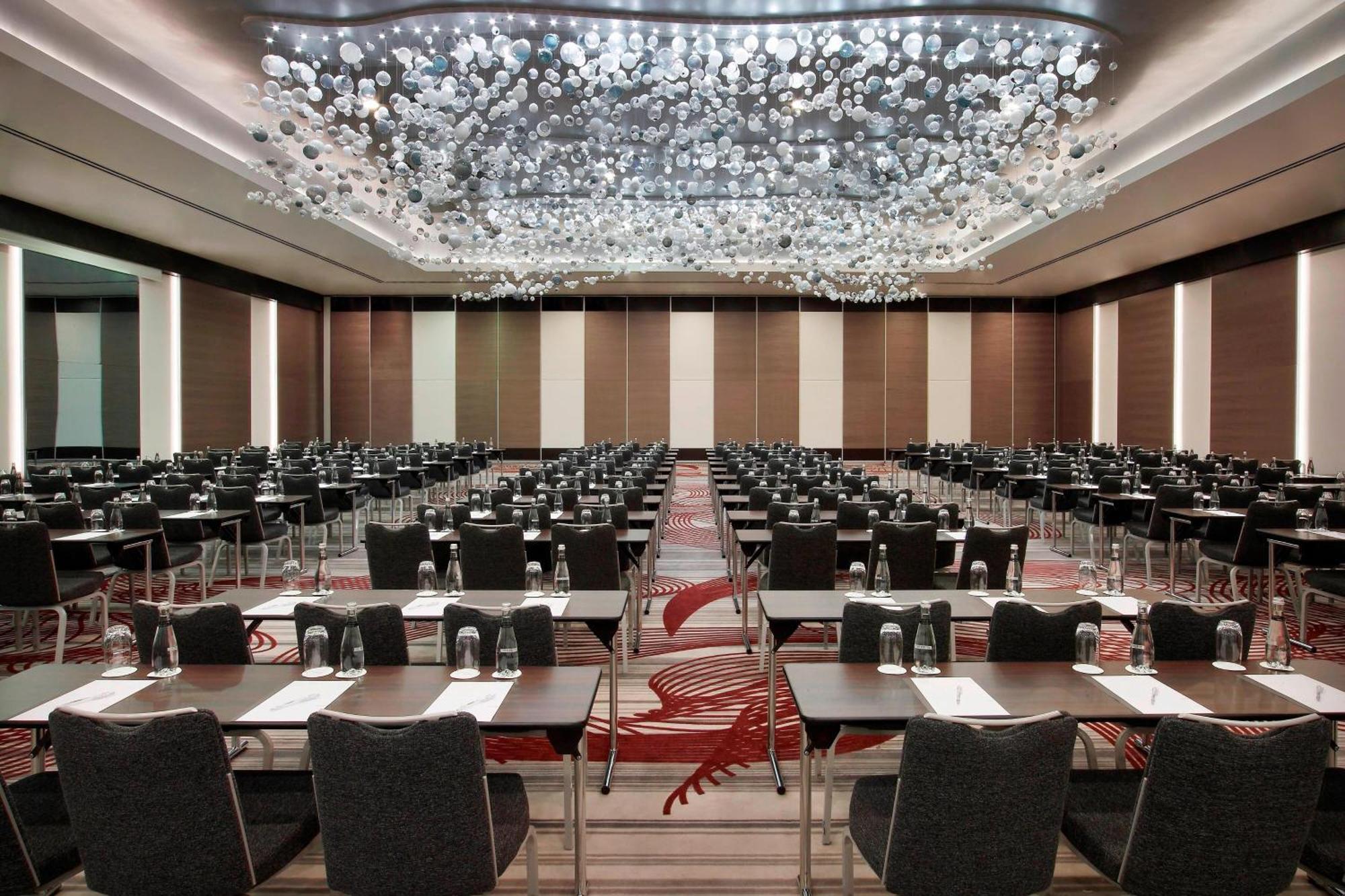 Le Meridien Etiler 5*