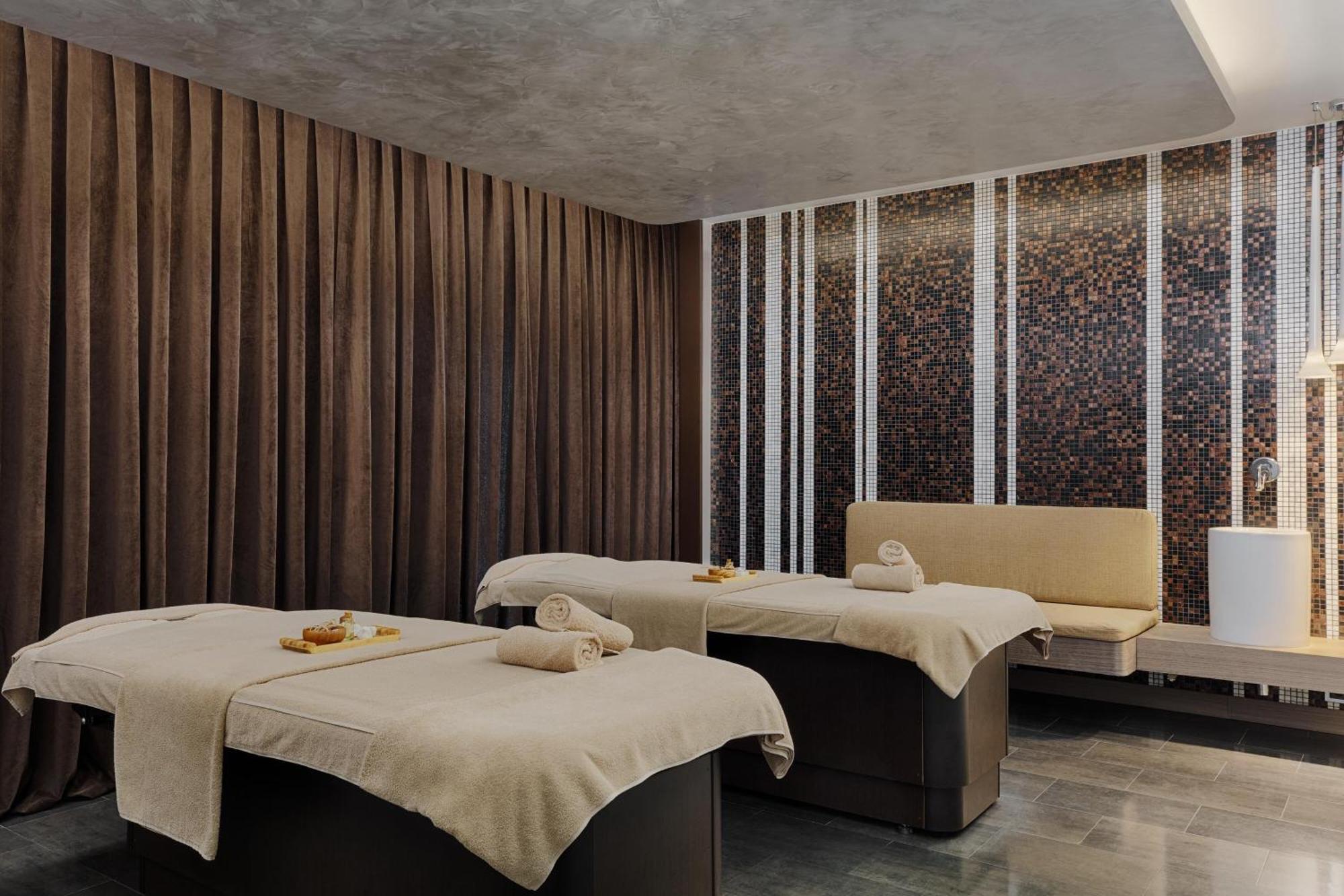 Le Meridien Etiler 5*