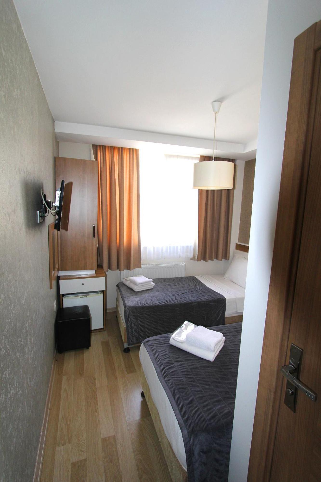 Hotel Metrohill *