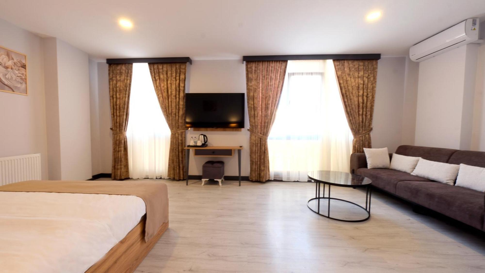Sirius Deluxe 4*
