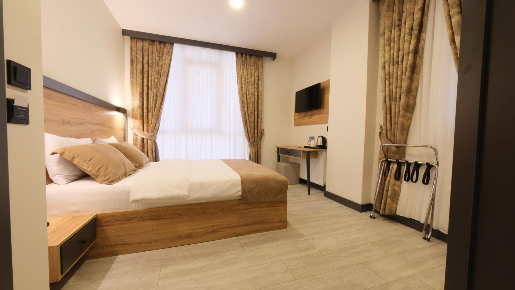 Sirius Deluxe Hotel 4*